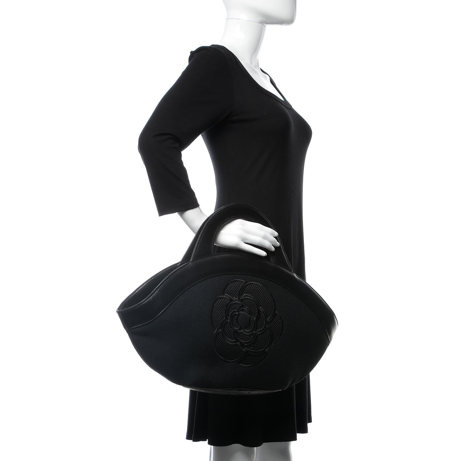 Chanel Linen Lambskin Mesh Camellia CC Tote Black 2 of 10