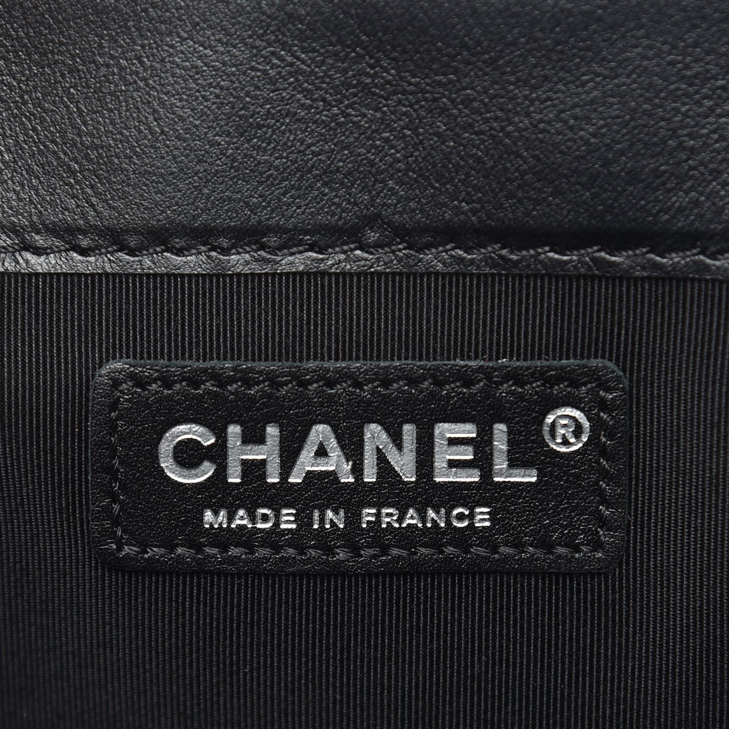 Calfskin Enchained Medium Boy Flap Black