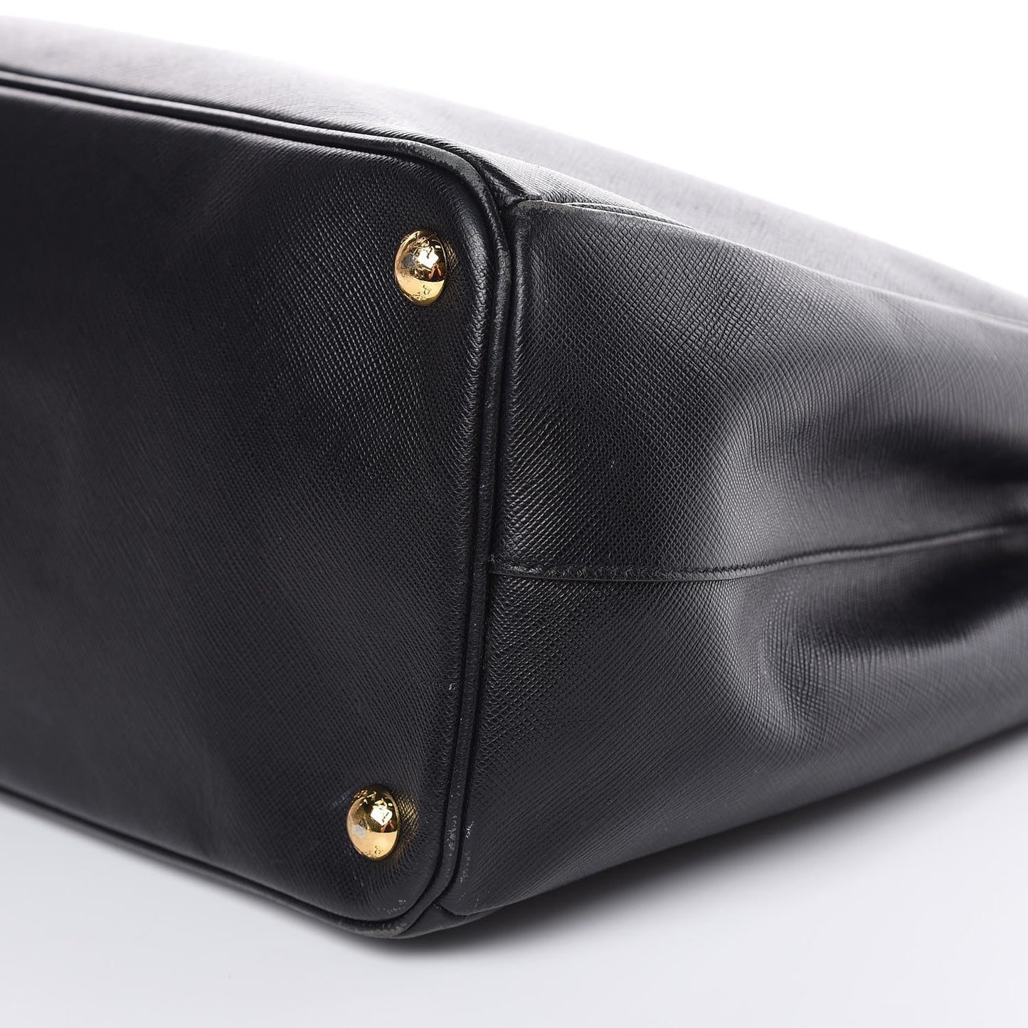 Saffiano Medium Galleria Double Zip Tote Black