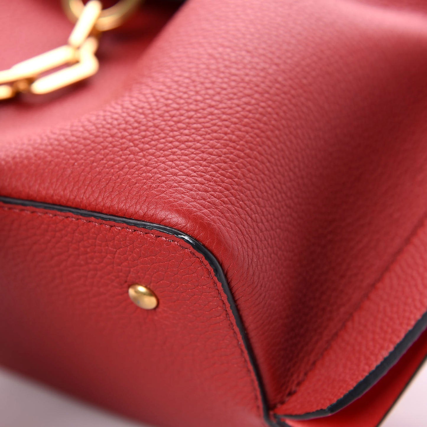Grainy Calfskin Small VLogo Escape Shopper Rosso Valentino