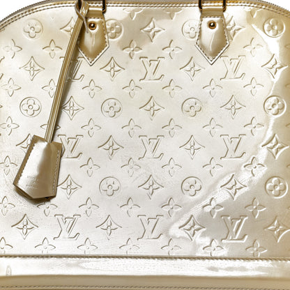 Louis Vuitton Vernis Alma MM Blanc Corail 9 of 11