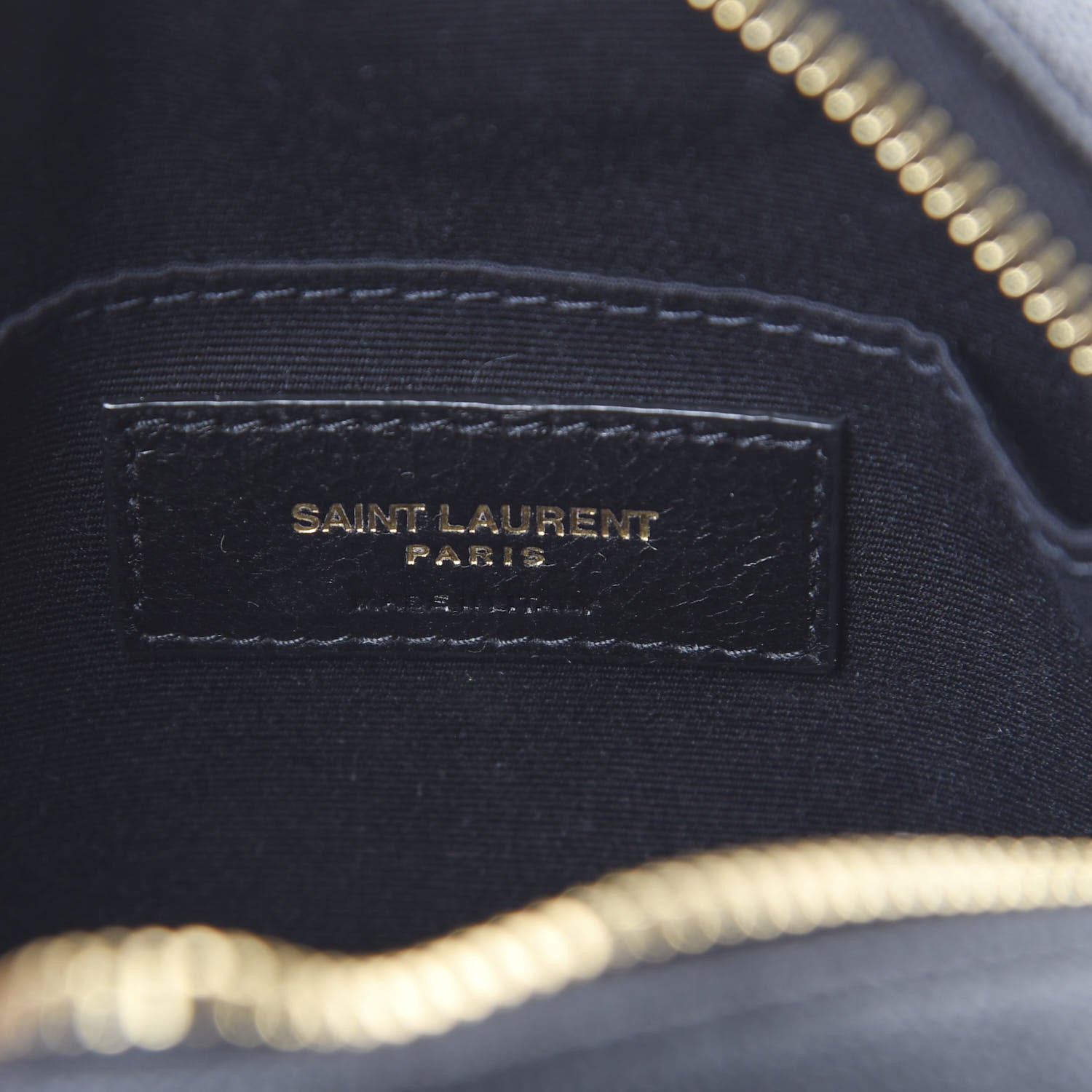 Saint Laurent Grain De Poudre Matelasse Chevron Quilted Round Vinyle Camera Bag Black 5 of 9