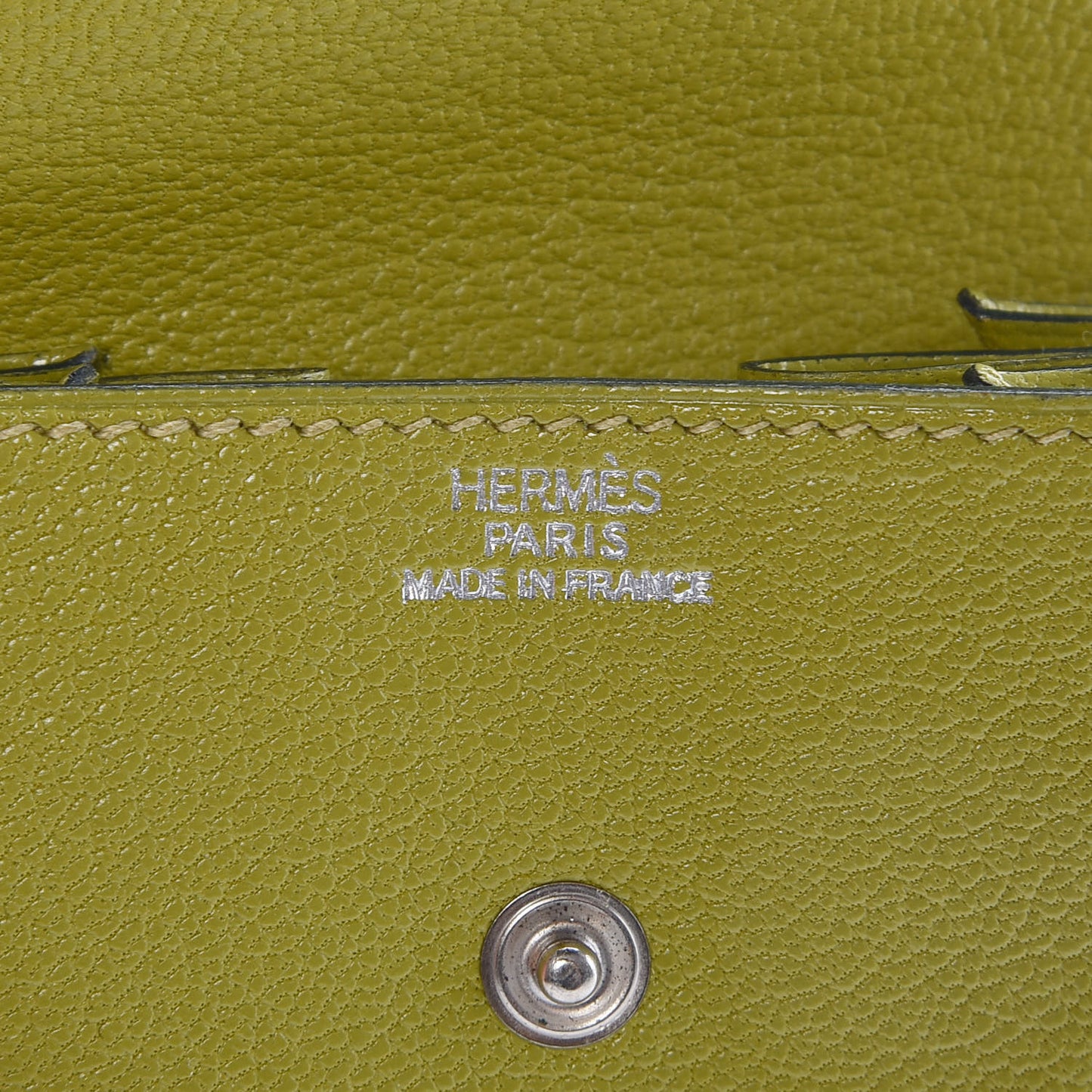 Chevre Mysore 24 Change Purse Vert Anis