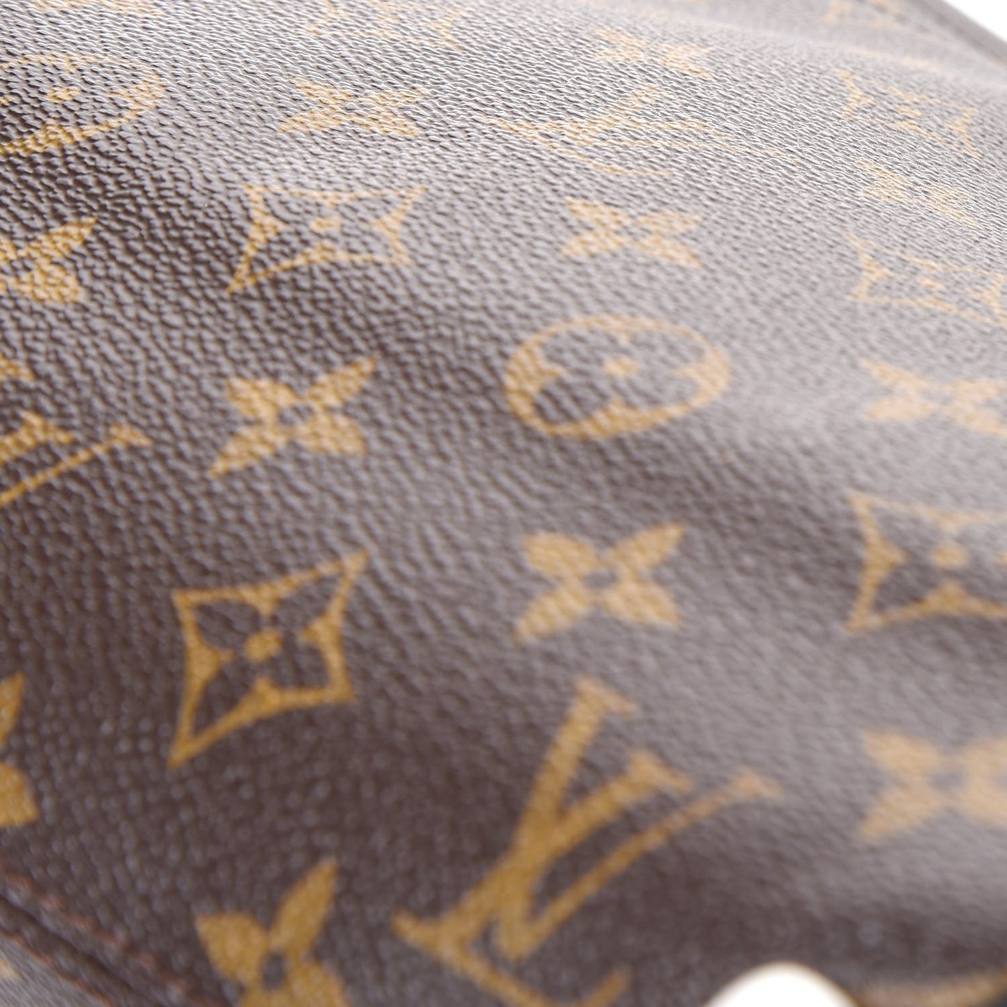 Monogram Macassar District PM