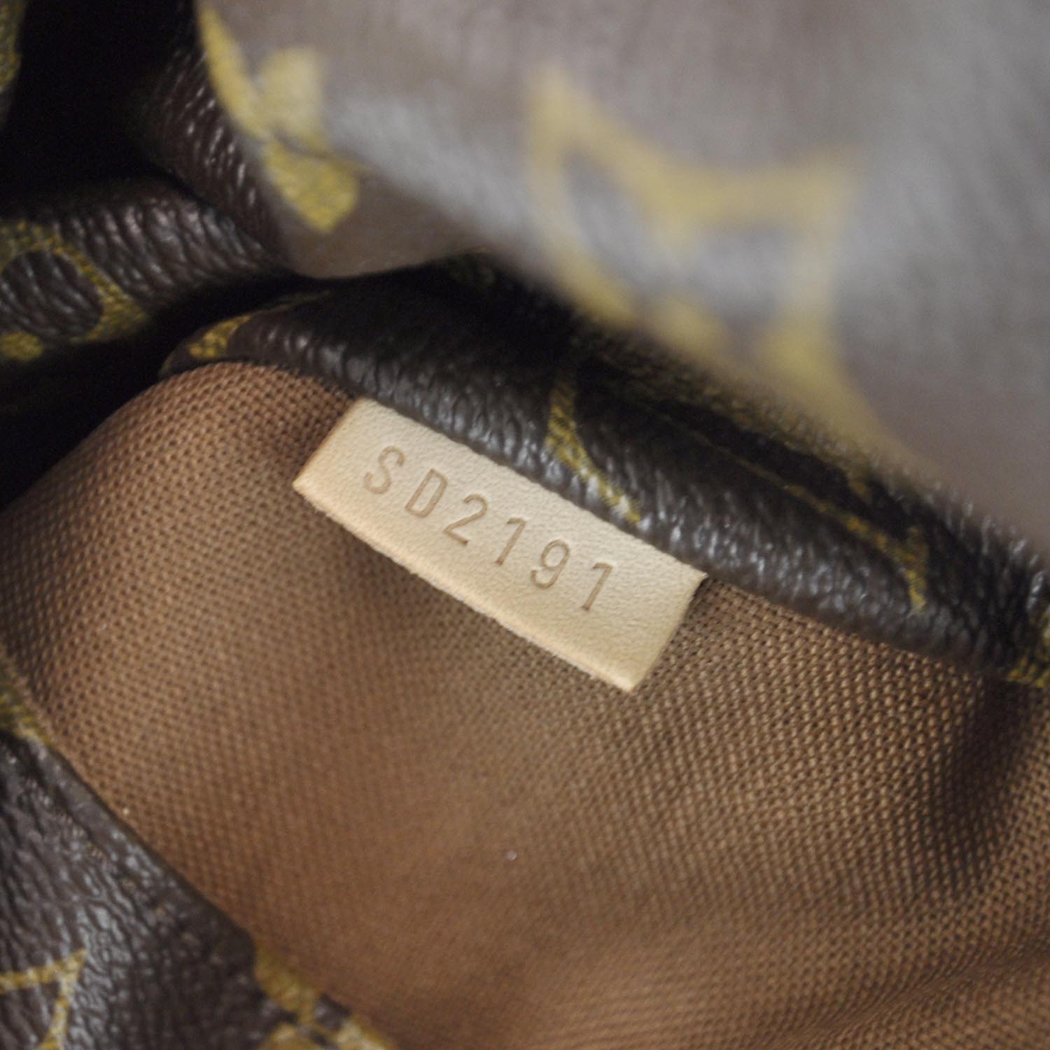Louis Vuitton Monogram Totally PM 9 of 9