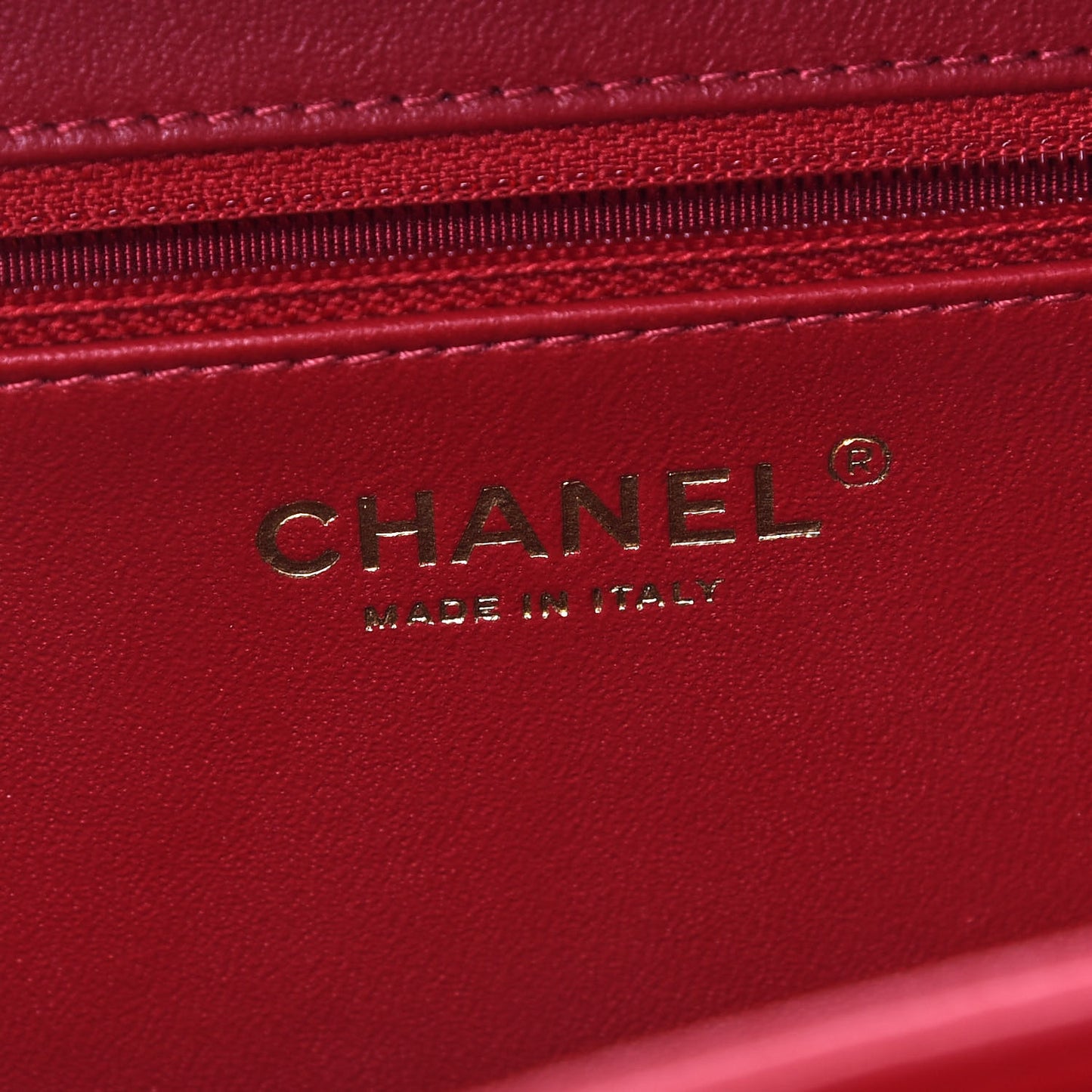 Caviar Quilted Large CC Filigree Vanity Case Red
