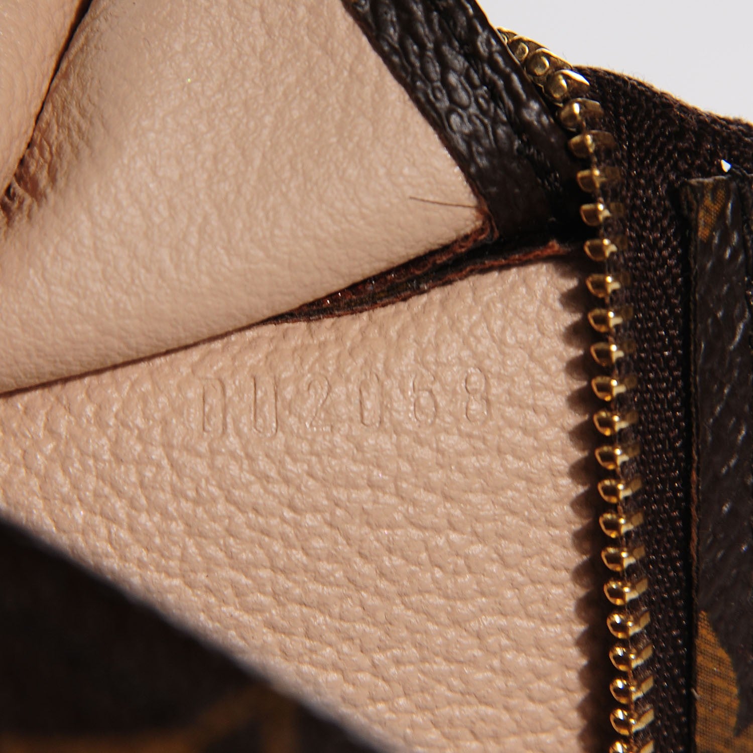 Louis Vuitton Monogram Toiletry Pouch 19 7 of 7