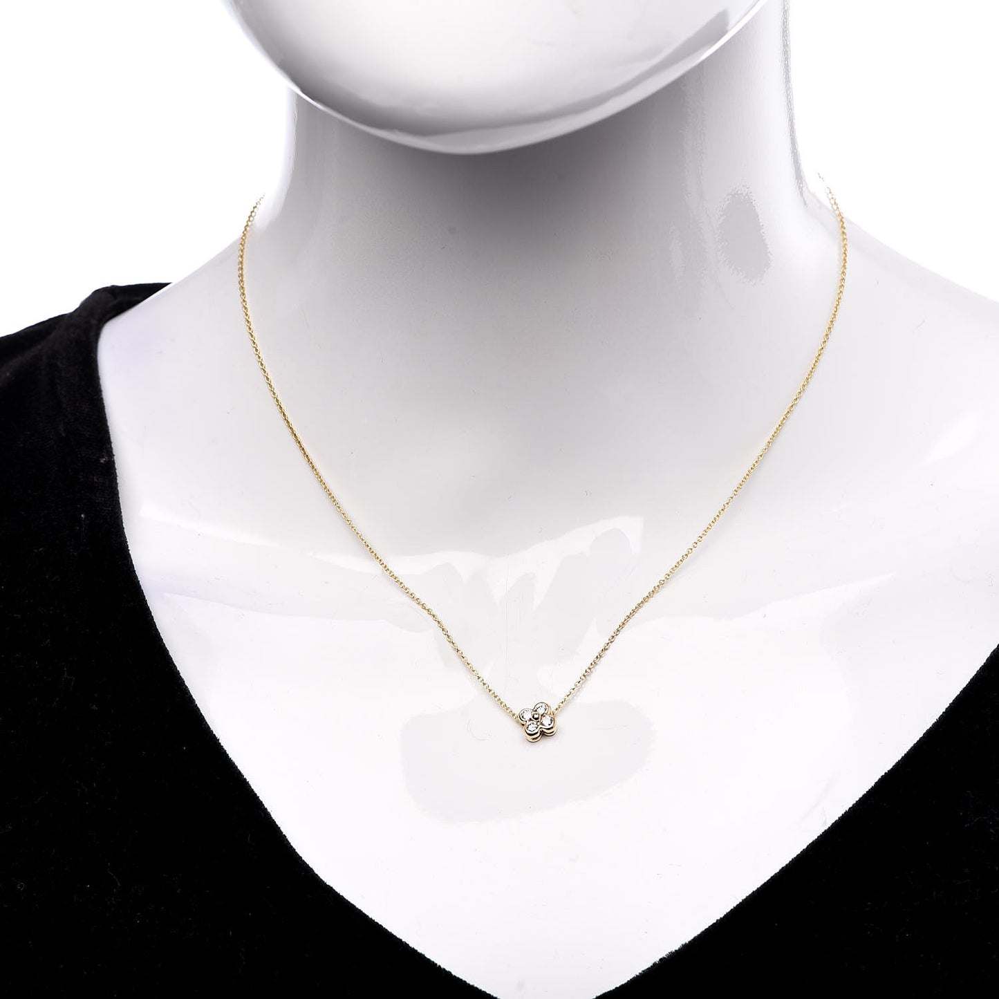 18K Yellow Gold Diamond Flower Pendant Necklace