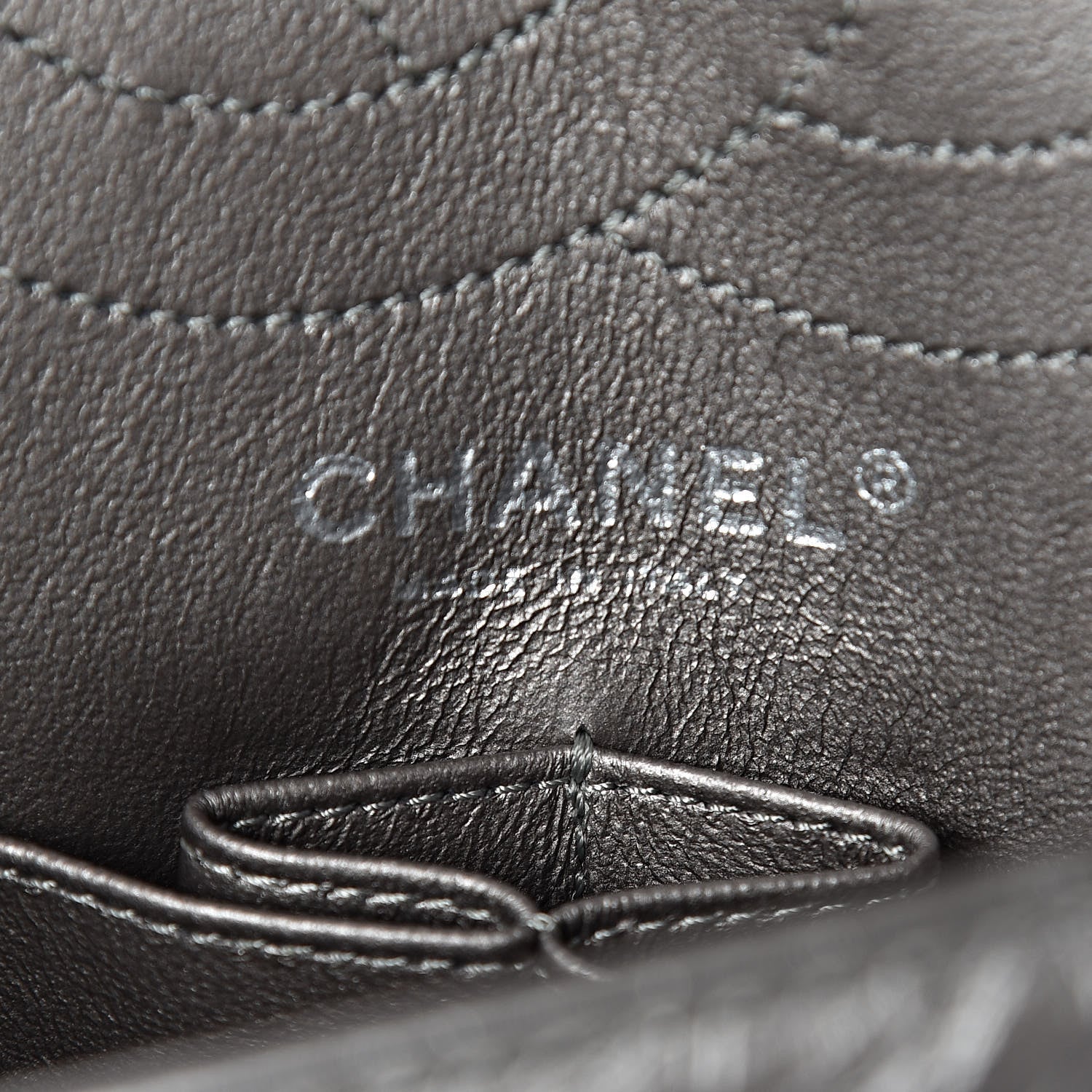 Chanel Metallic Aged Calfskin 2.55 Reissue 225 Flap Silver 6 of 11