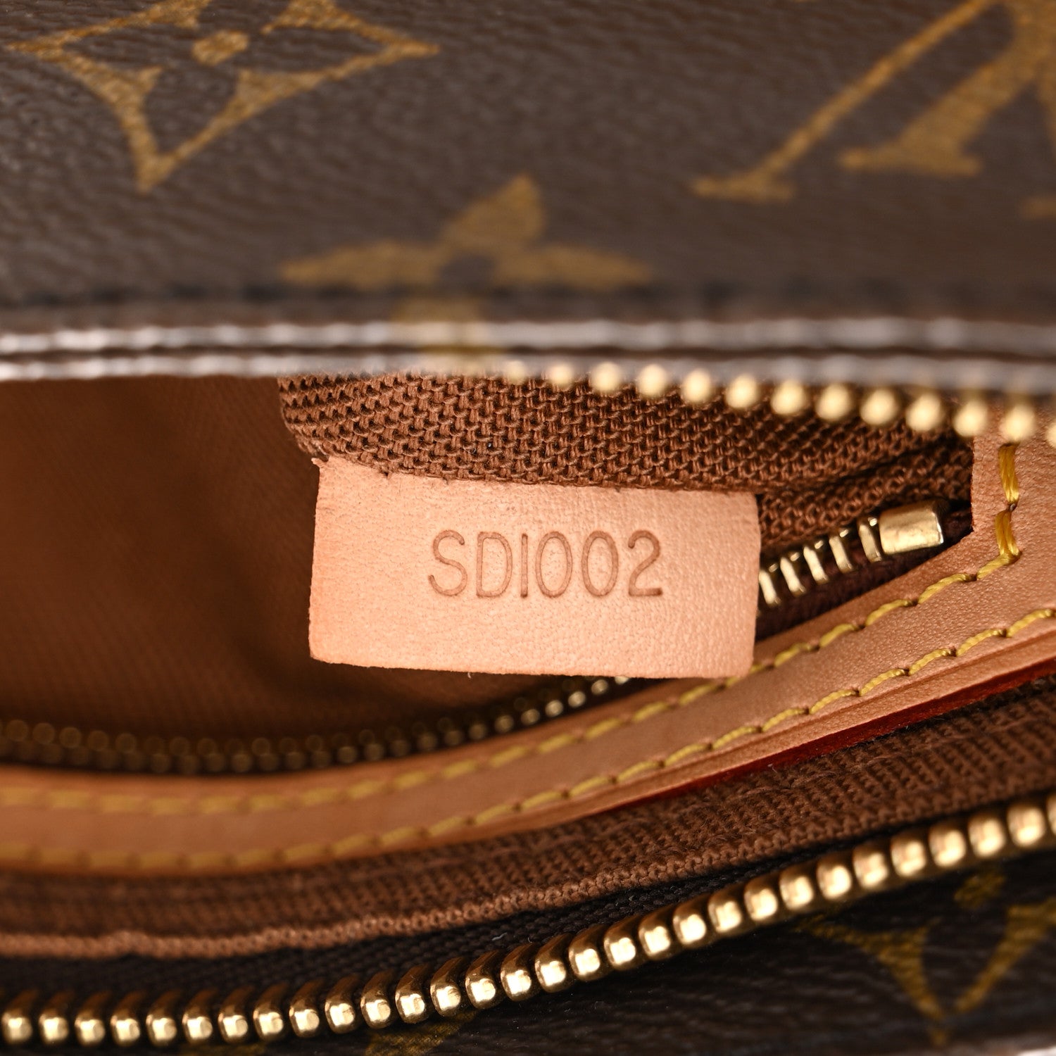 Louis Vuitton Monogram Trotteur 7 of 10