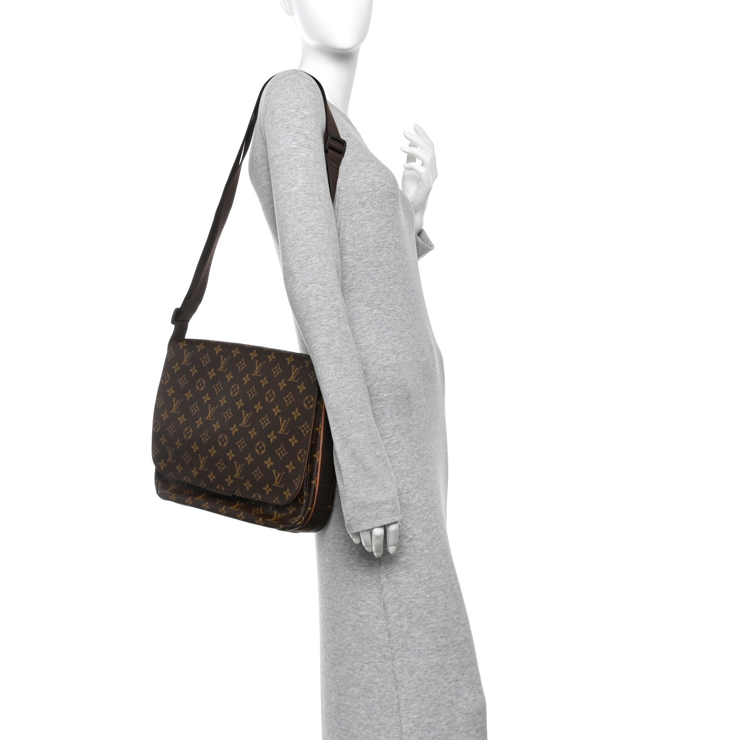 Louis Vuitton Monogram Beaubourg MM Messenger Bag 2 of 11