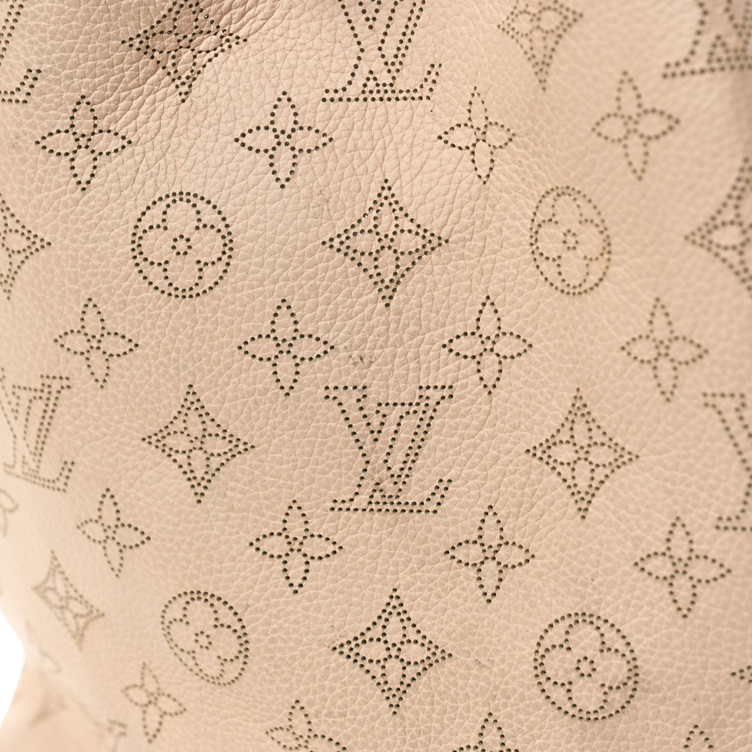 Louis Vuitton Mahina Muria Creme 9 of 10