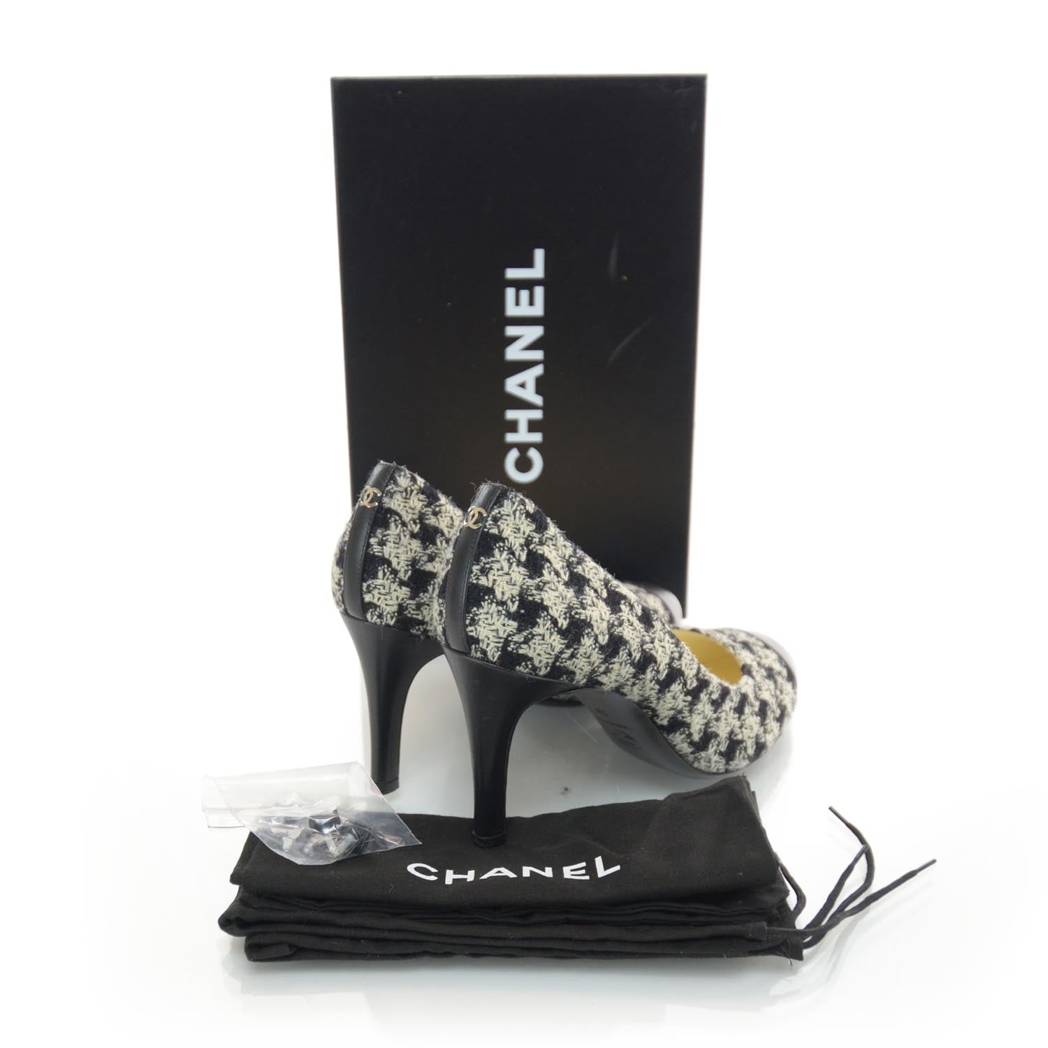 Chanel Tweed Houndstooth CC Pumps 39 3 of 6