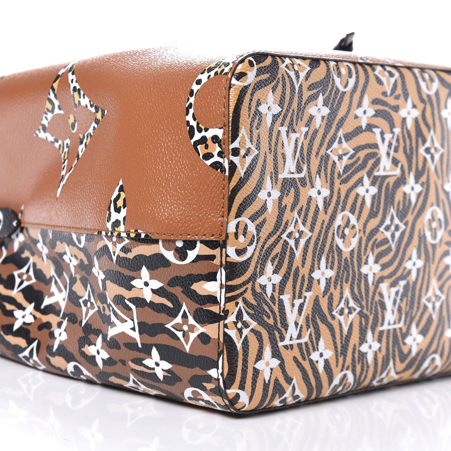 Louis Vuitton Monogram Giant Jungle NéoNoé Caramel 7 of 9