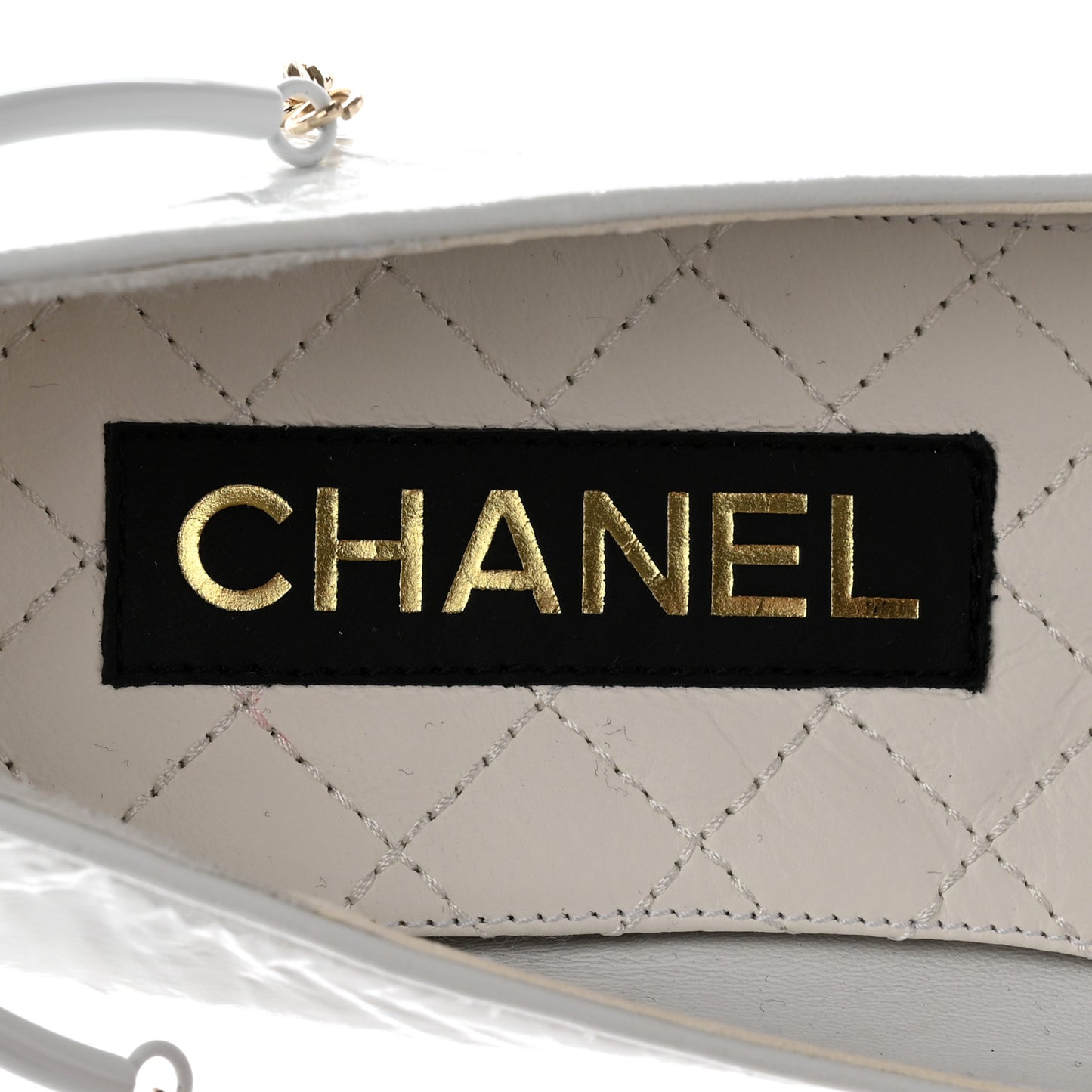 Shiny Lambskin Lambskin Metal Cap Toe Ankle Chain Ballerina Flats 38 White Black