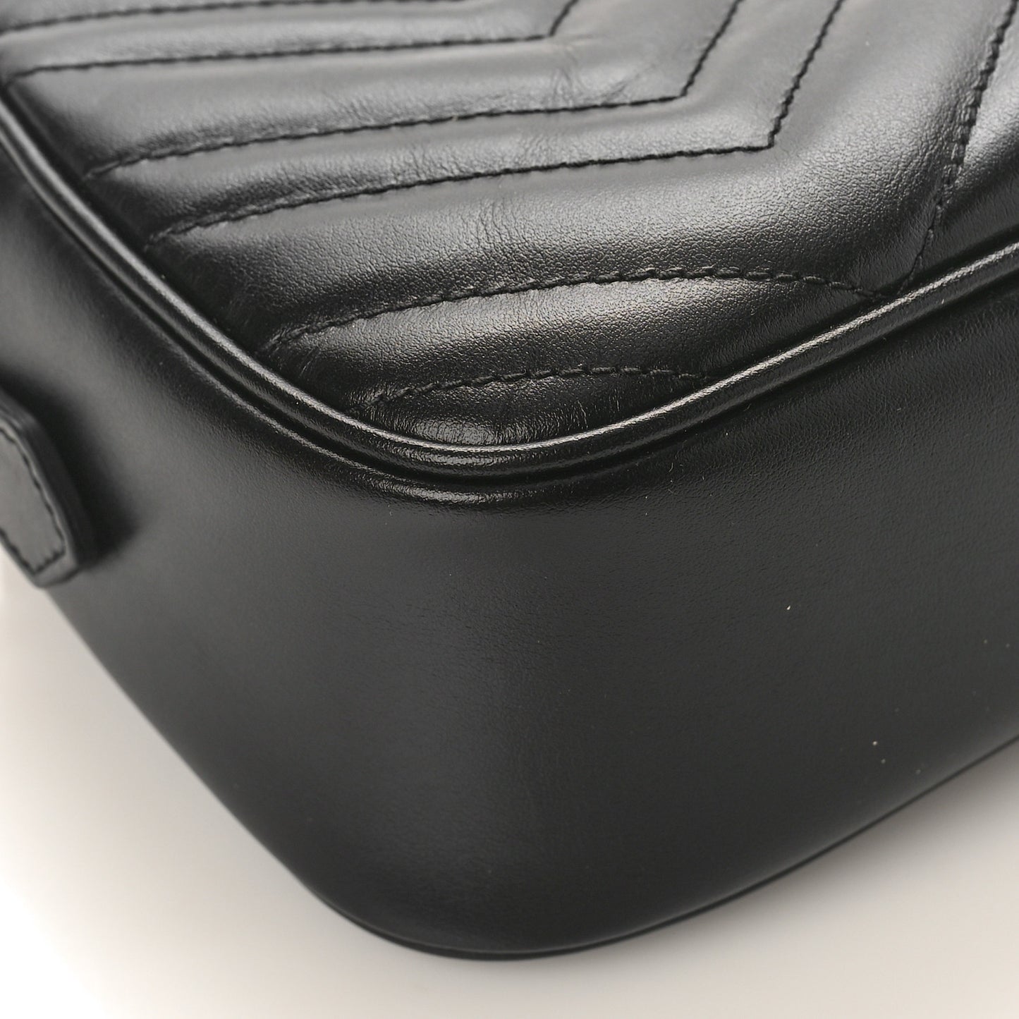 Calfskin Matelasse Small GG Marmont Chain Shoulder Bag Black