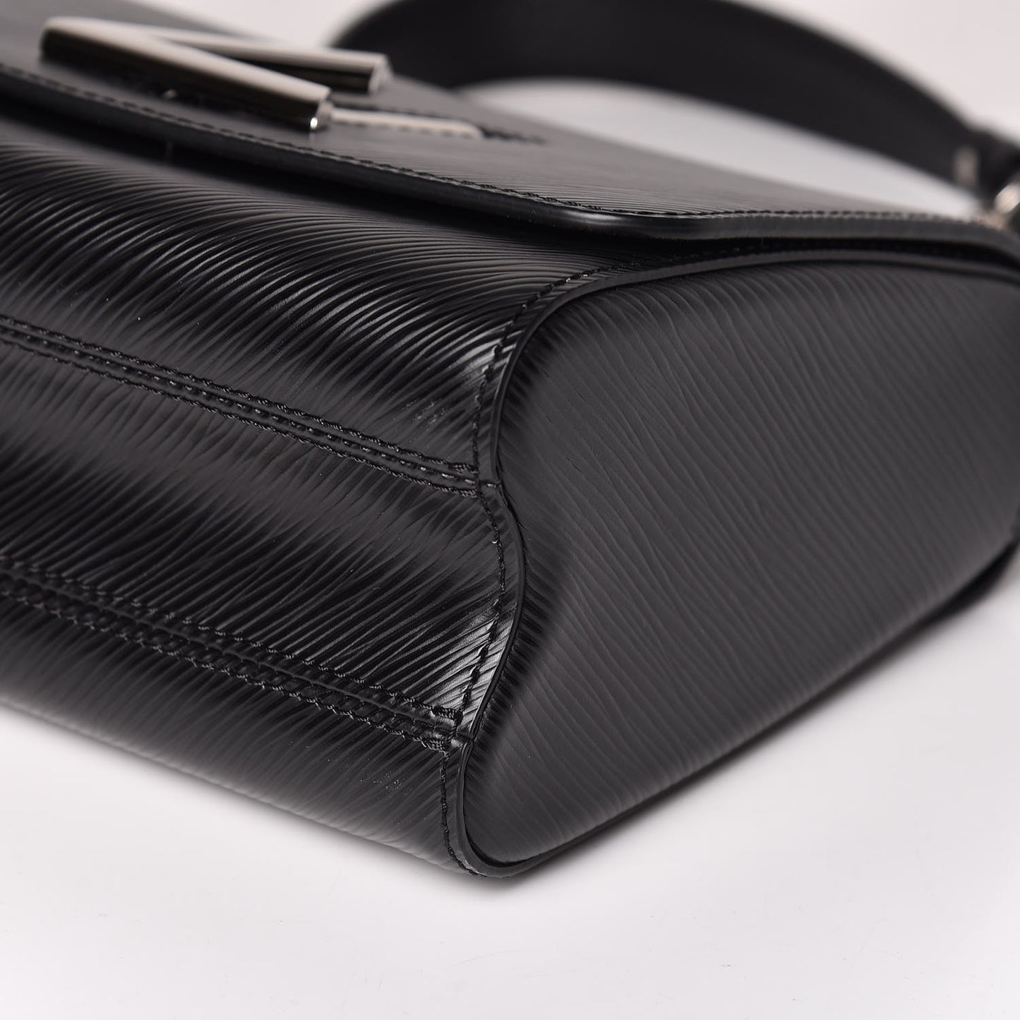Epi Twist Shoulder Bag MM Black