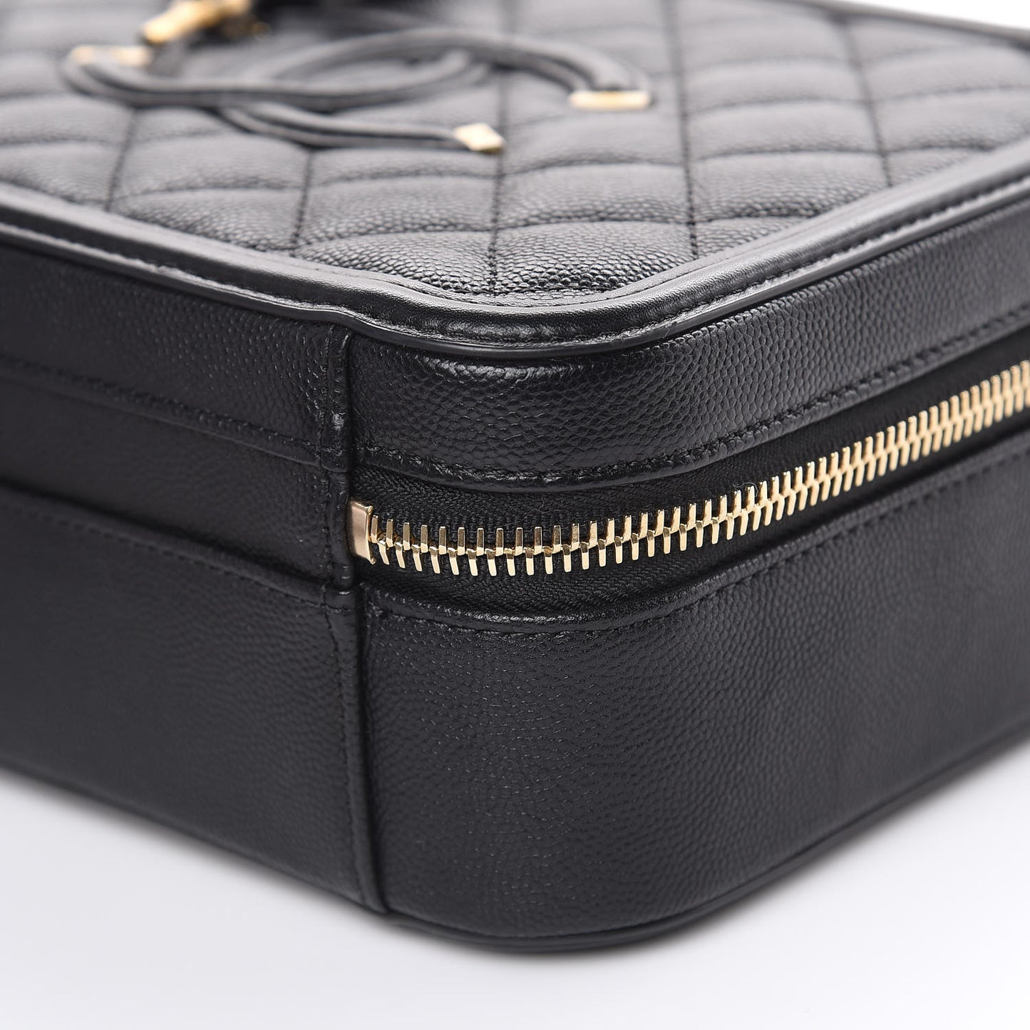 Caviar Quilted Medium CC Filigree Vanity Case Black
