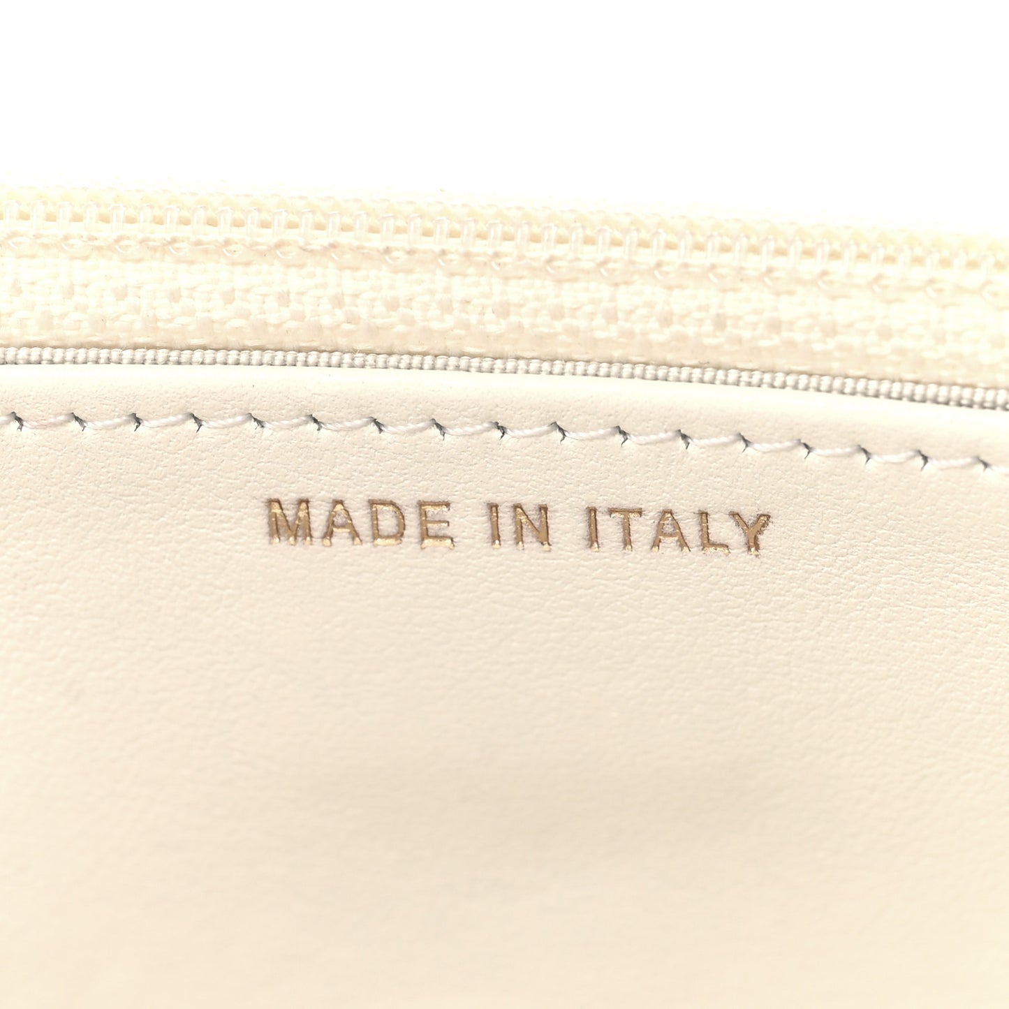 Caviar Quilted Boy Wallet On Chain WOC White