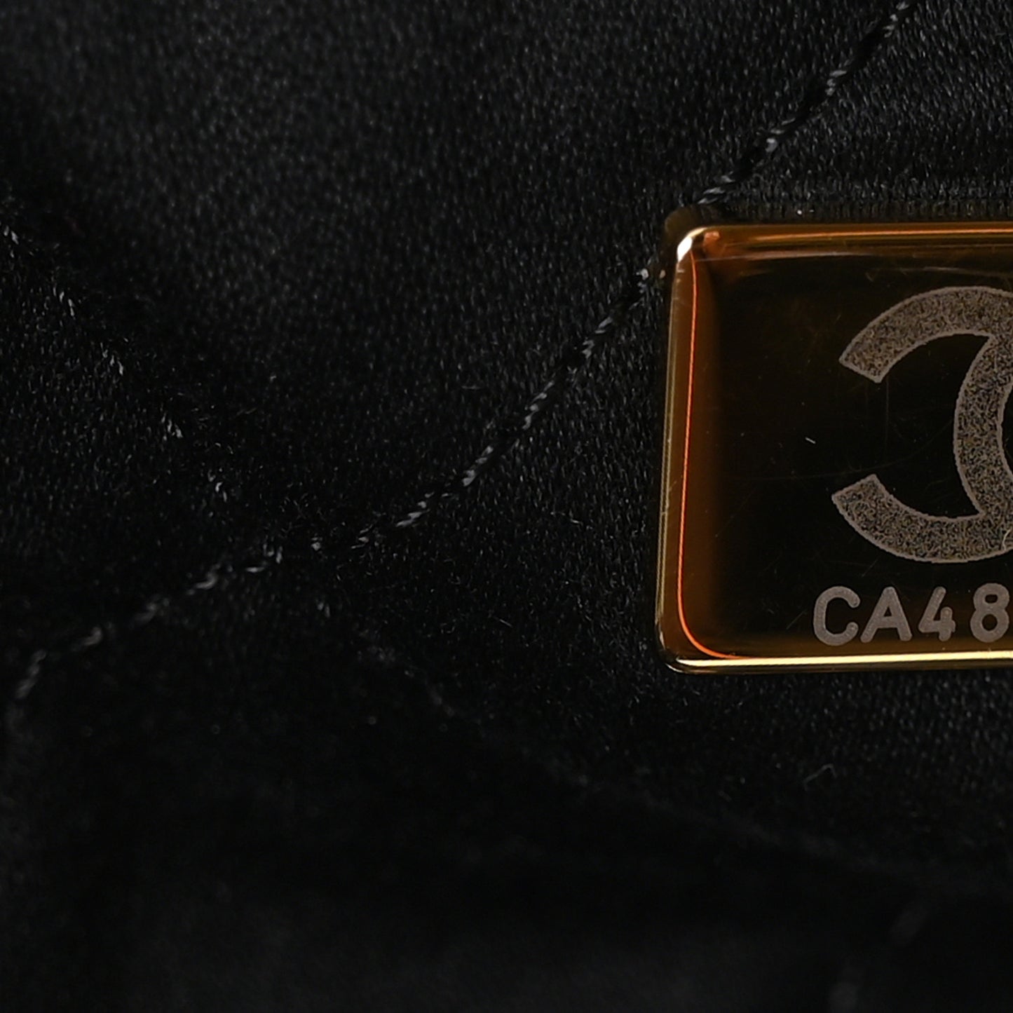 Shiny Calfskin Quilted Chanel 22 Black