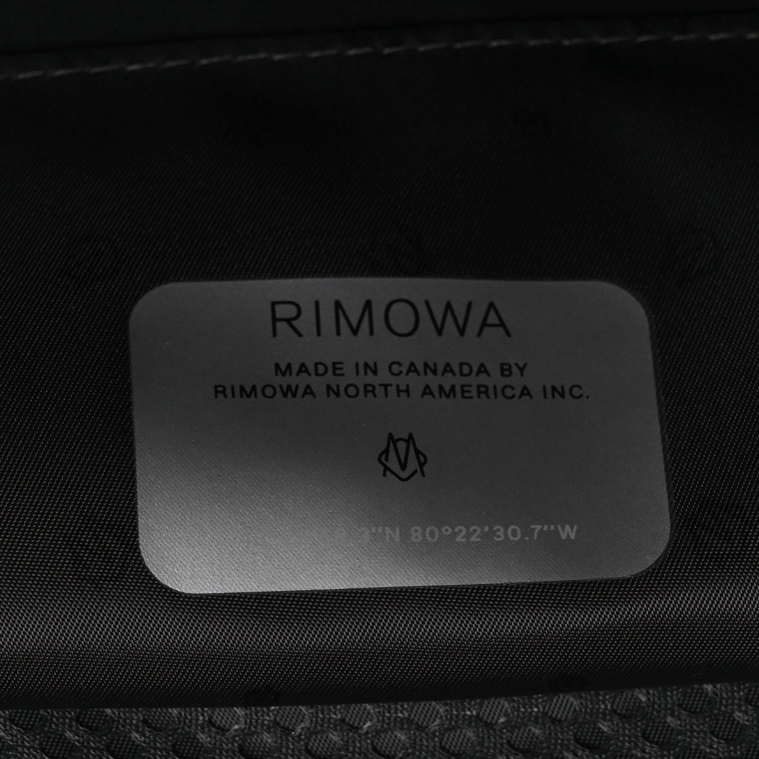 Rimowa Gloss Polycarbonate Essential Check-In L Black 6 of 11