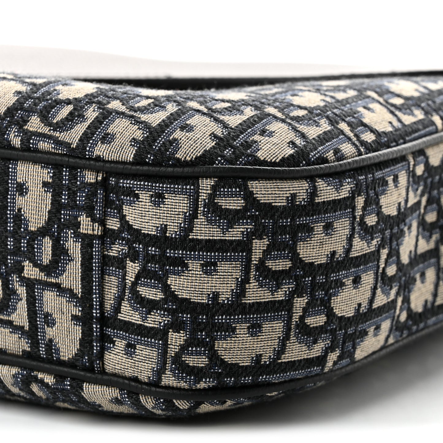 Grained Calfskin Oblique Large Saddle Messenger Black