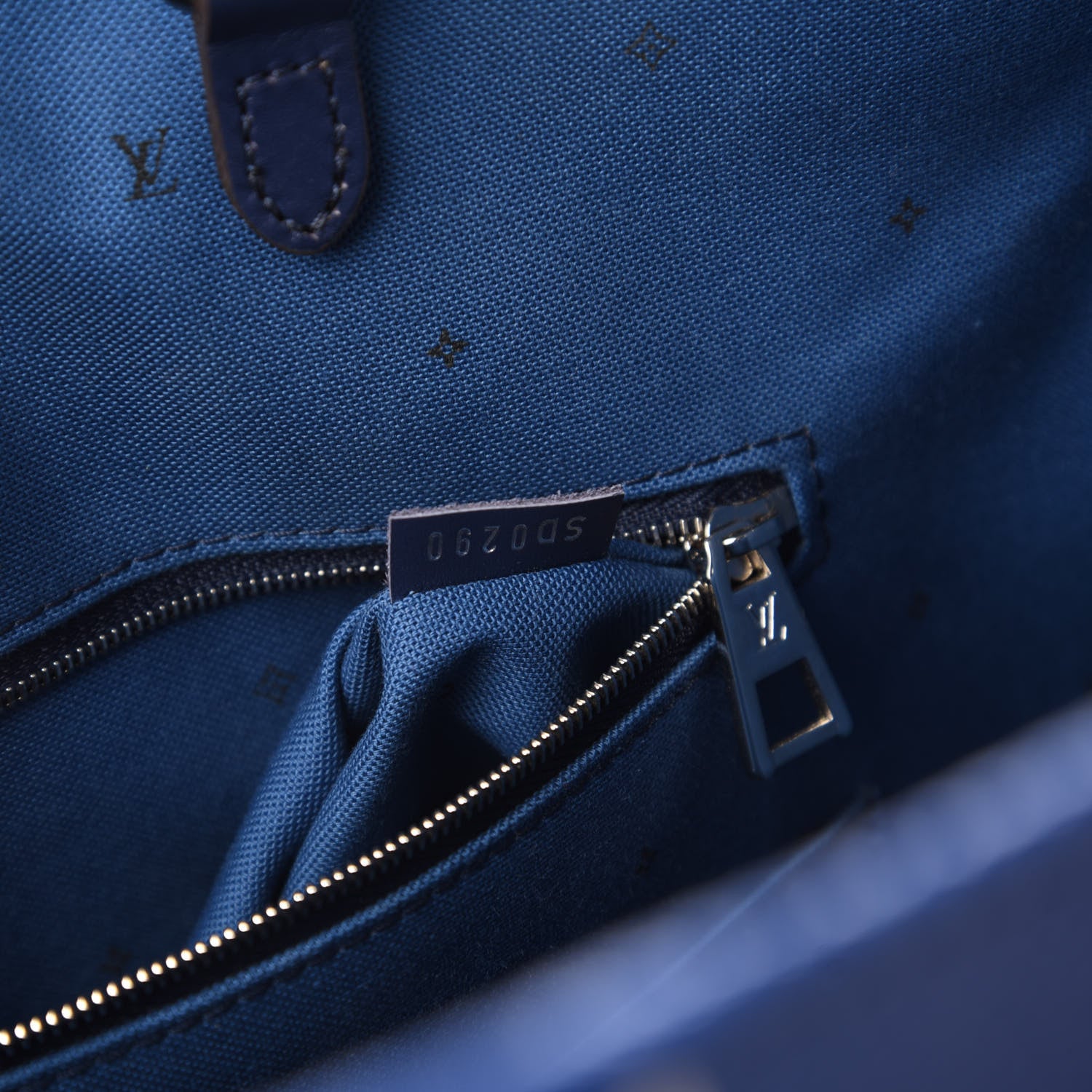 Louis Vuitton Monogram Escale Onthego GM Blue 9 of 10