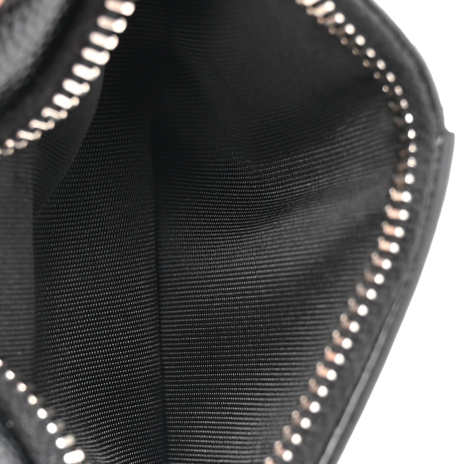 Saint Laurent Grain De Poudre Matelasse Chevron Monogram Compact Wallet Black 6 of 9