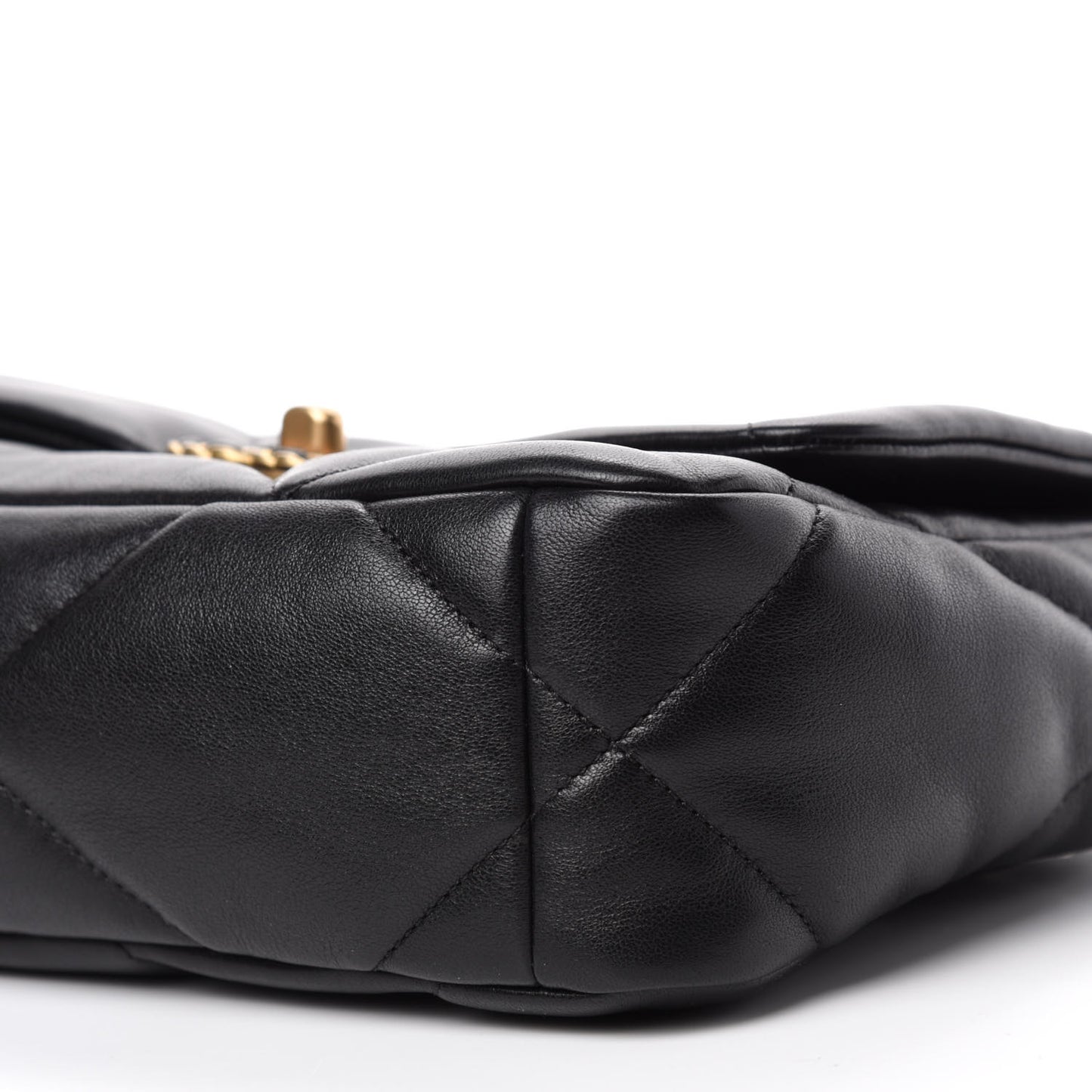 Lambskin Quilted Medium 19 Flap Black