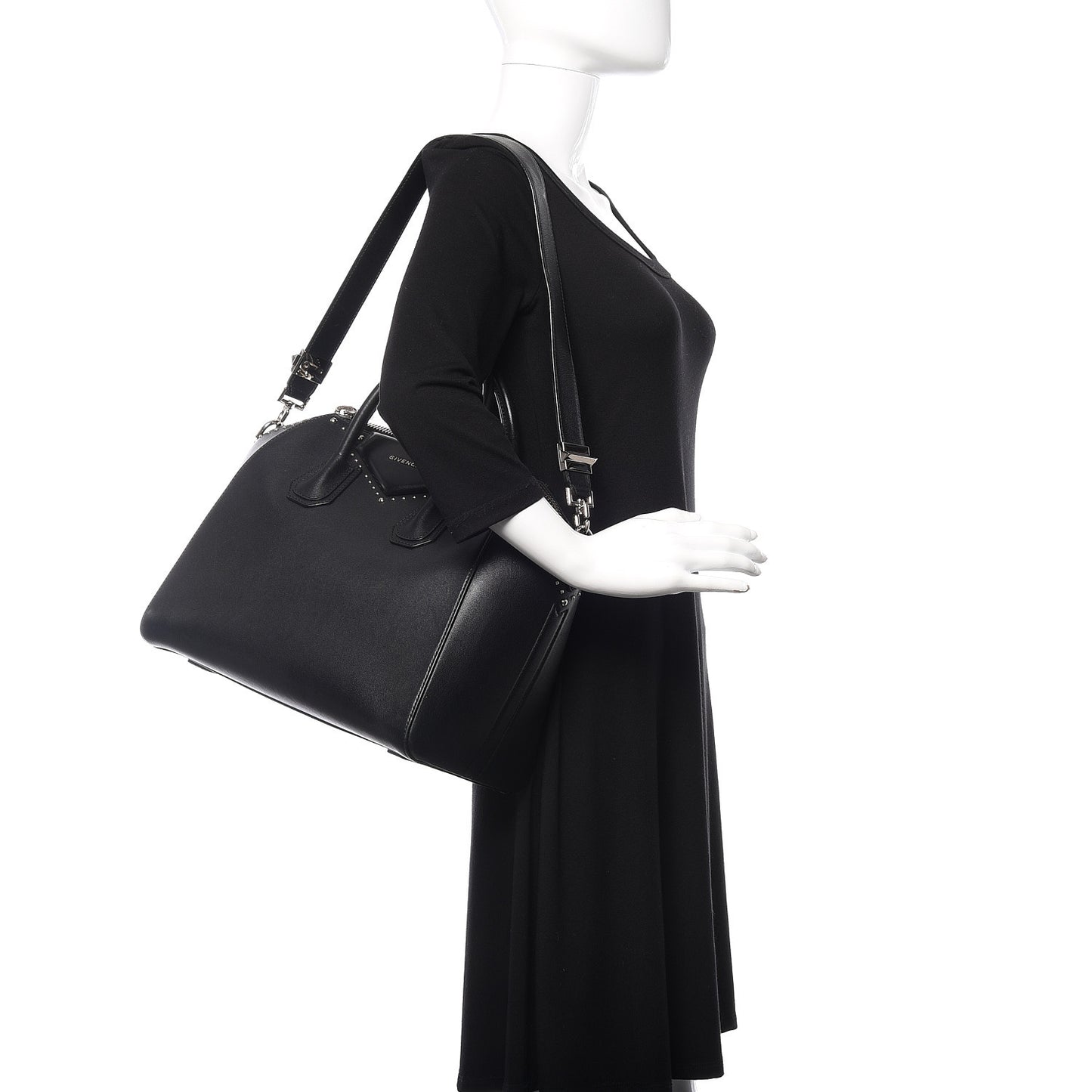Calfskin Medium Studded Antigona Black