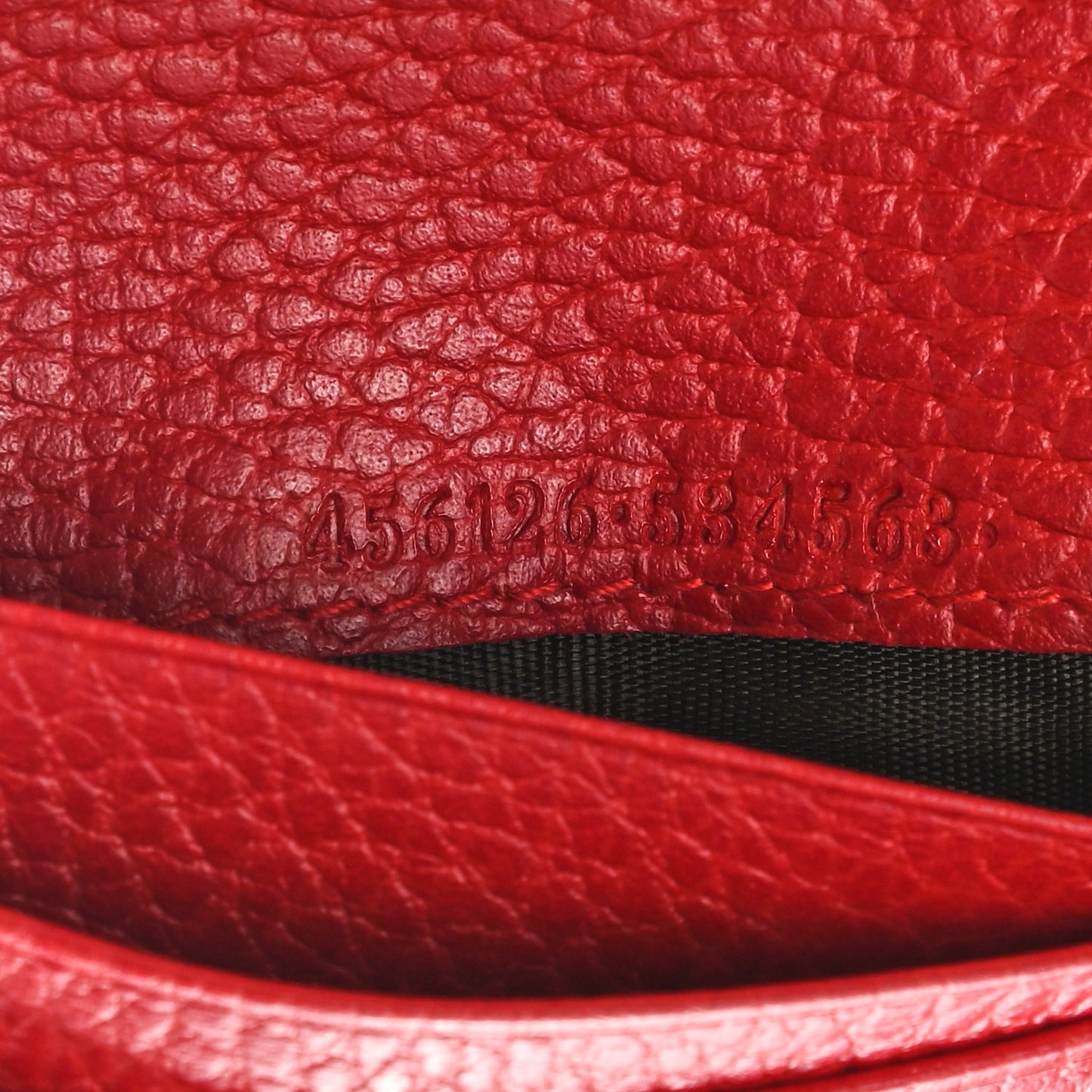Pebbled Calfskin GG Marmont Card Case Hibiscus Red
