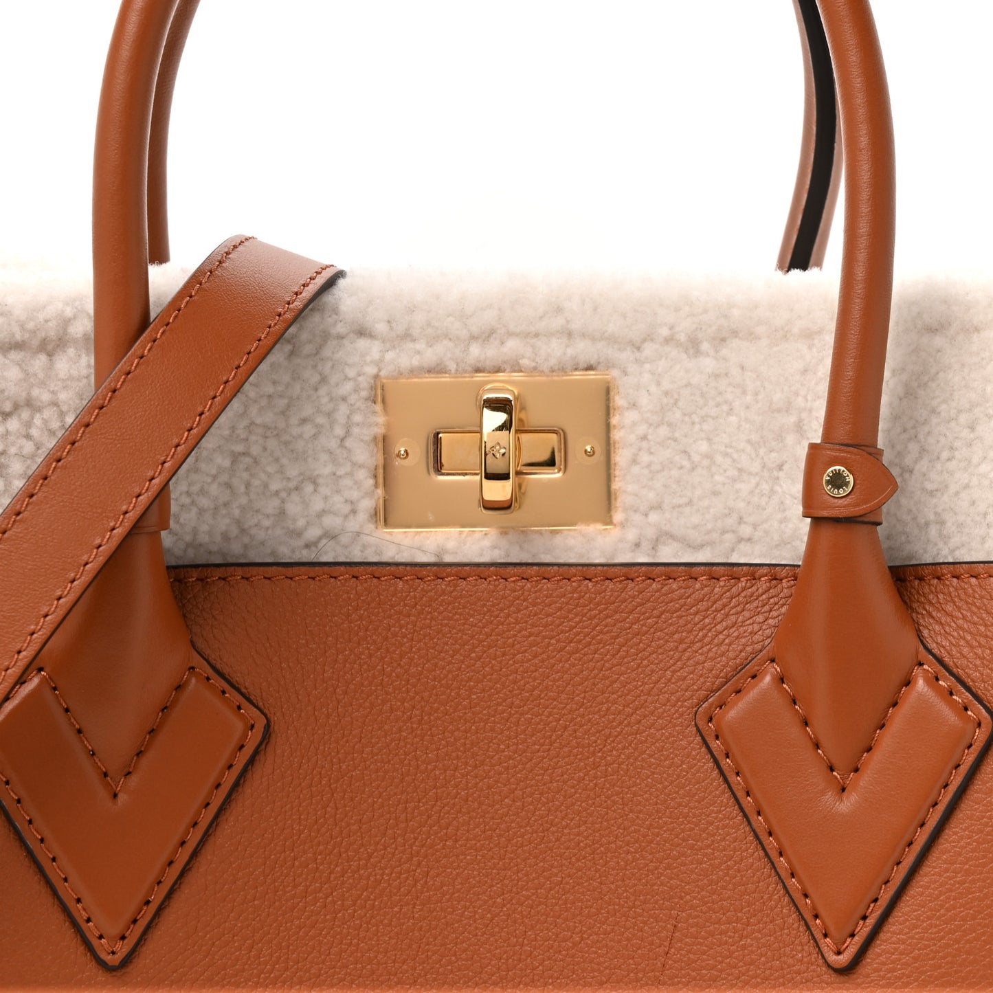 Grained Calfskin Shearling On My Side MM Caramel