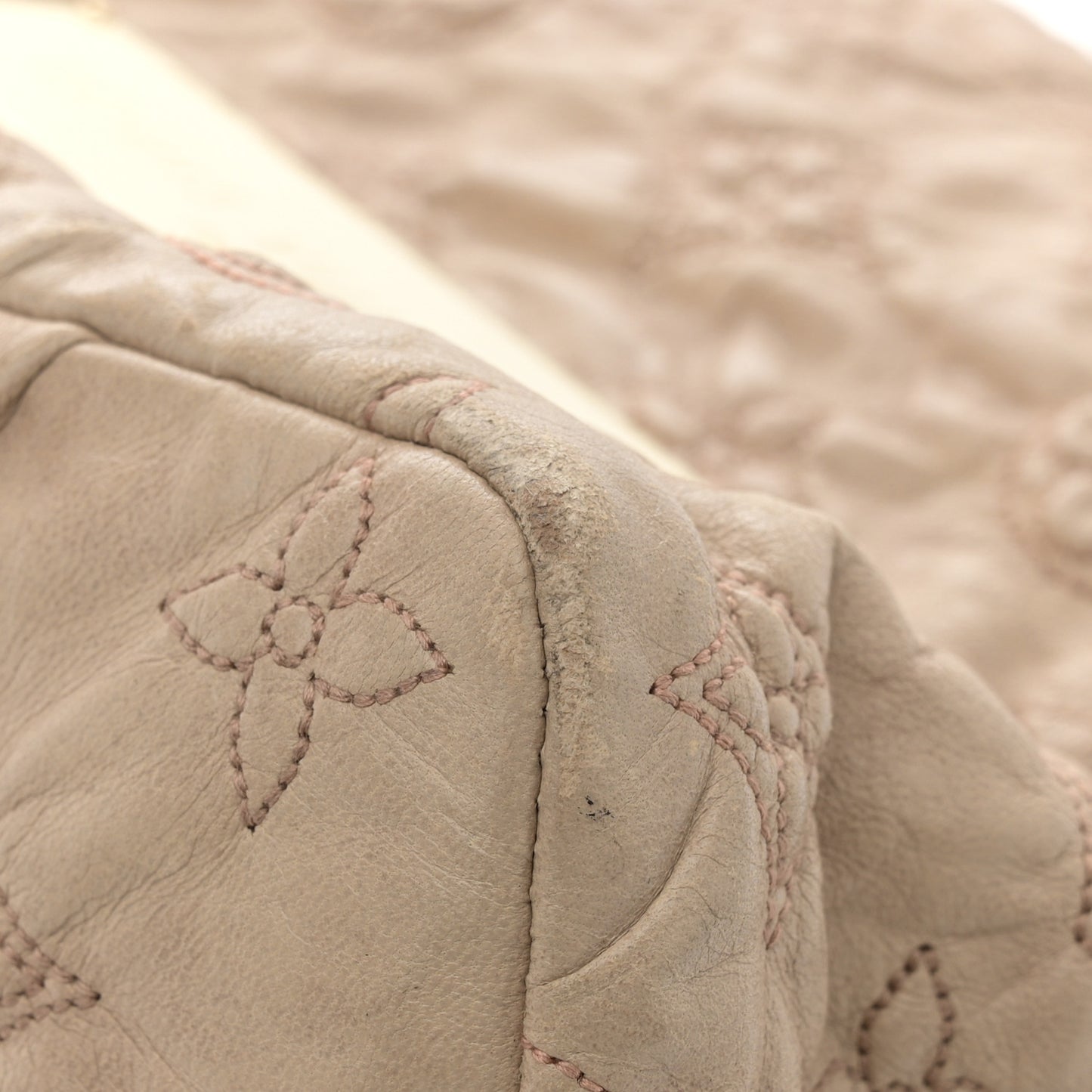 Lambskin Olympe Stratus GM Beige
