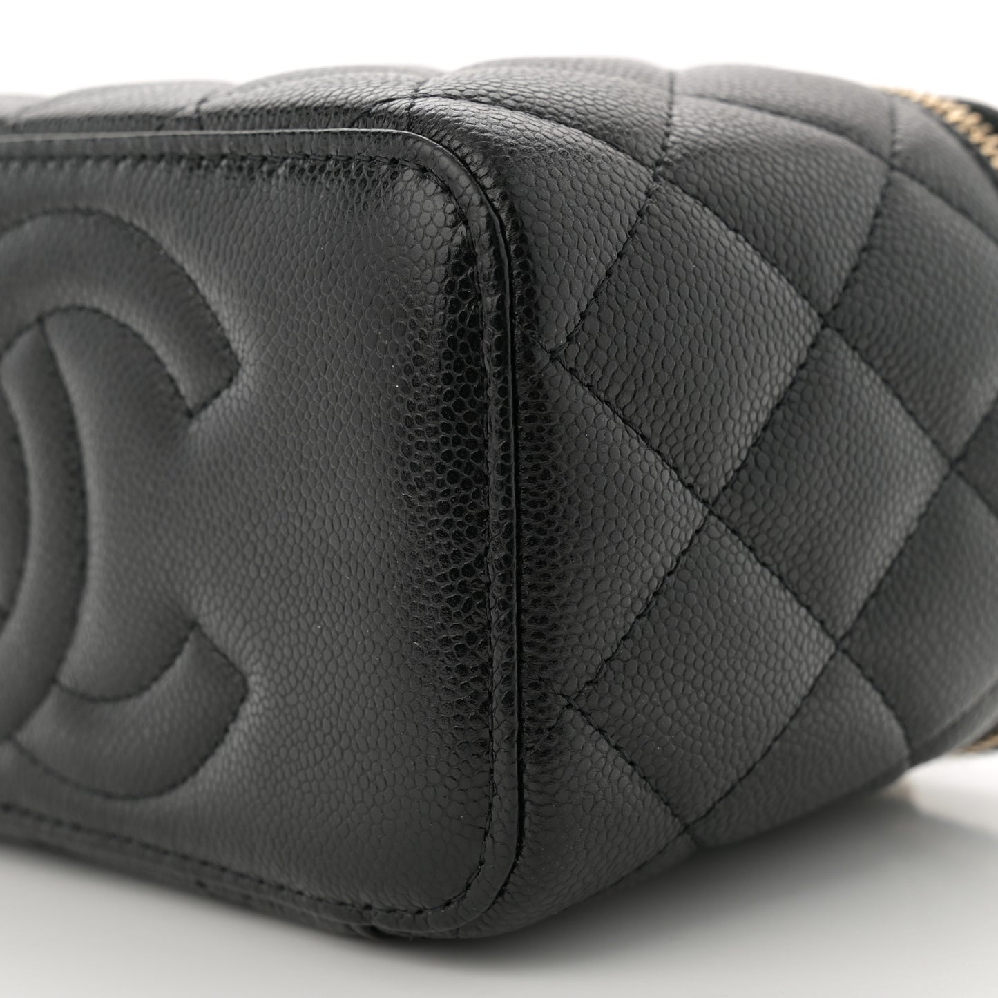 Caviar Quilted Small Vanity Case With Chain Black