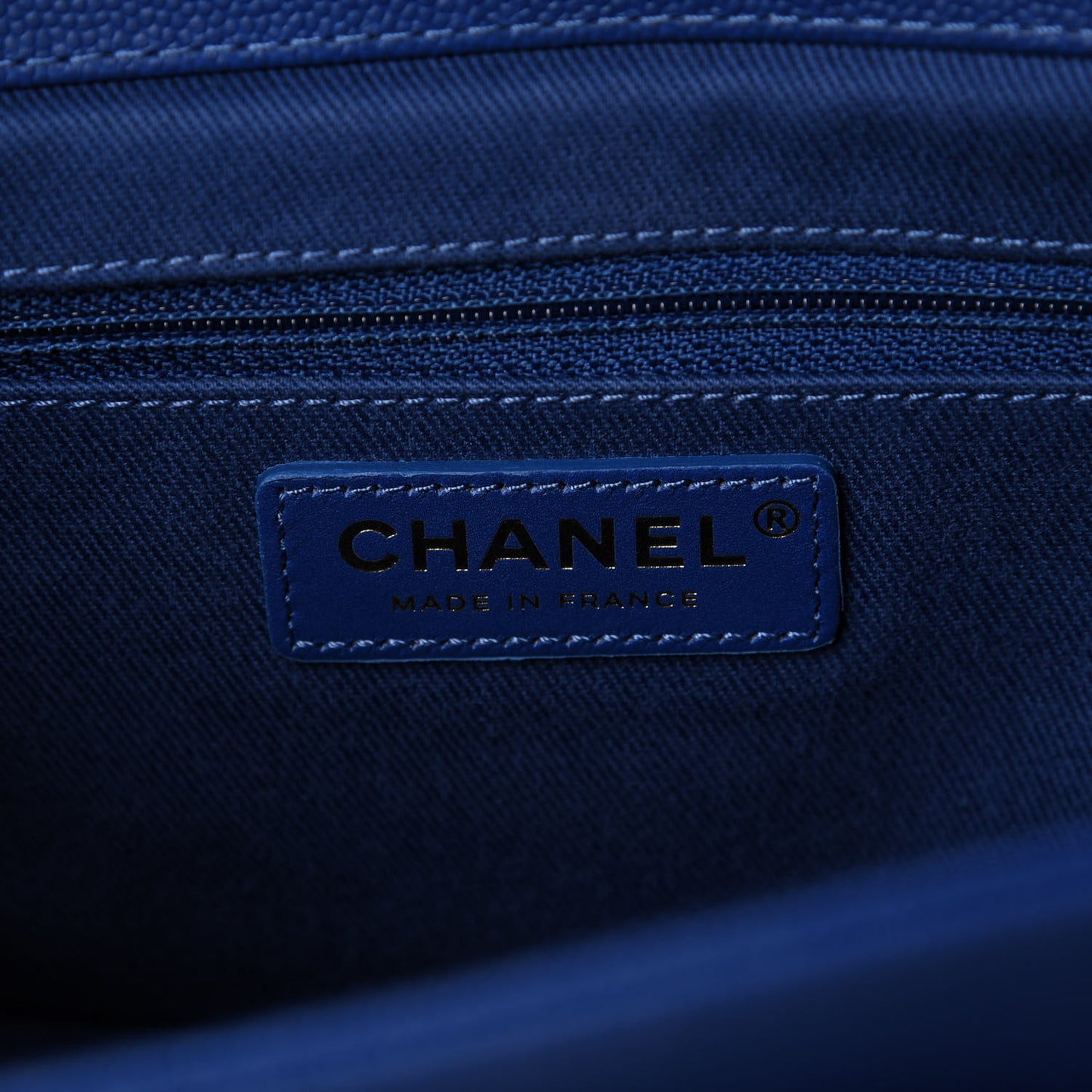 Caviar Quilted Medium Business Affinity Flap Dark Blue