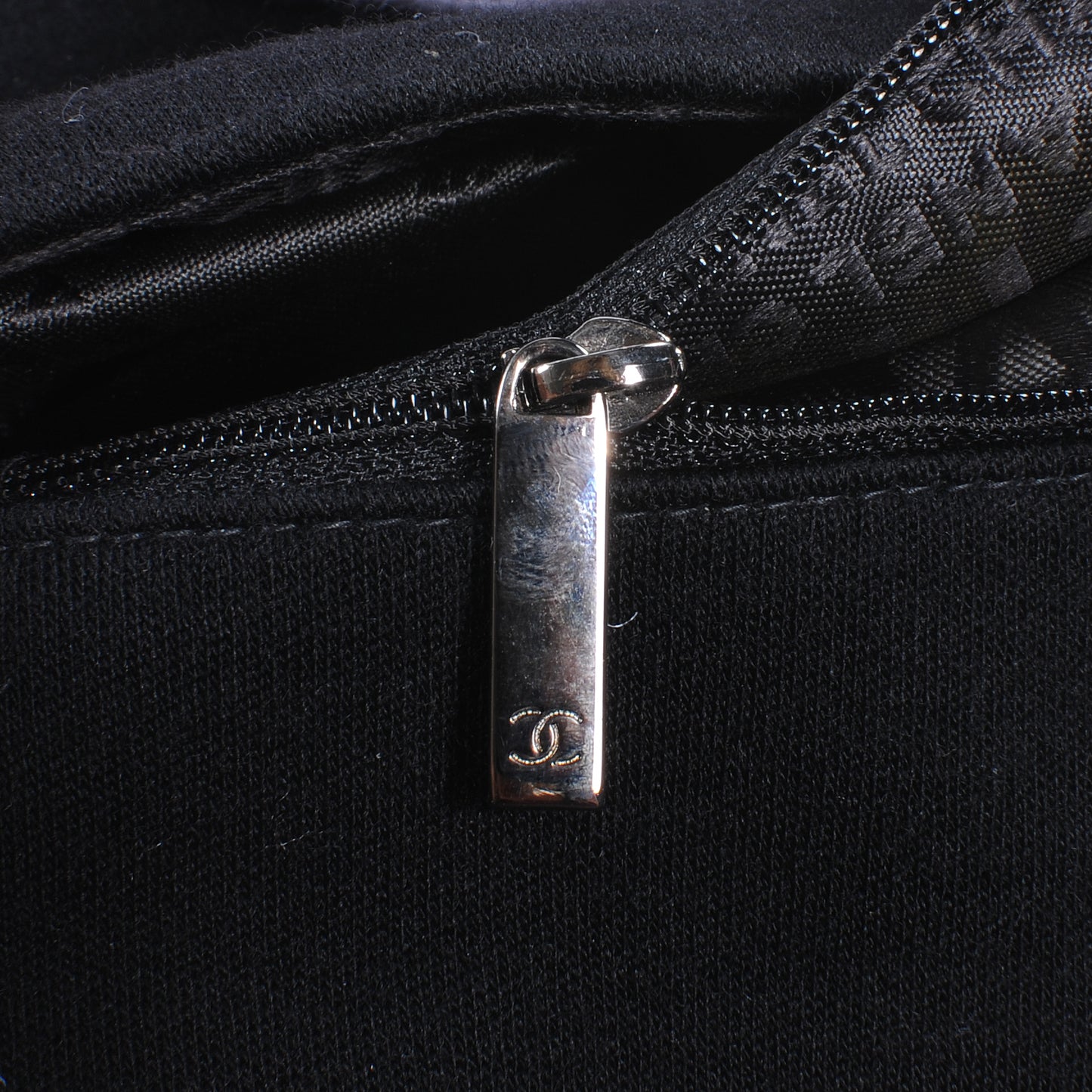 Jersey CC Pyramid Stud Flap Black