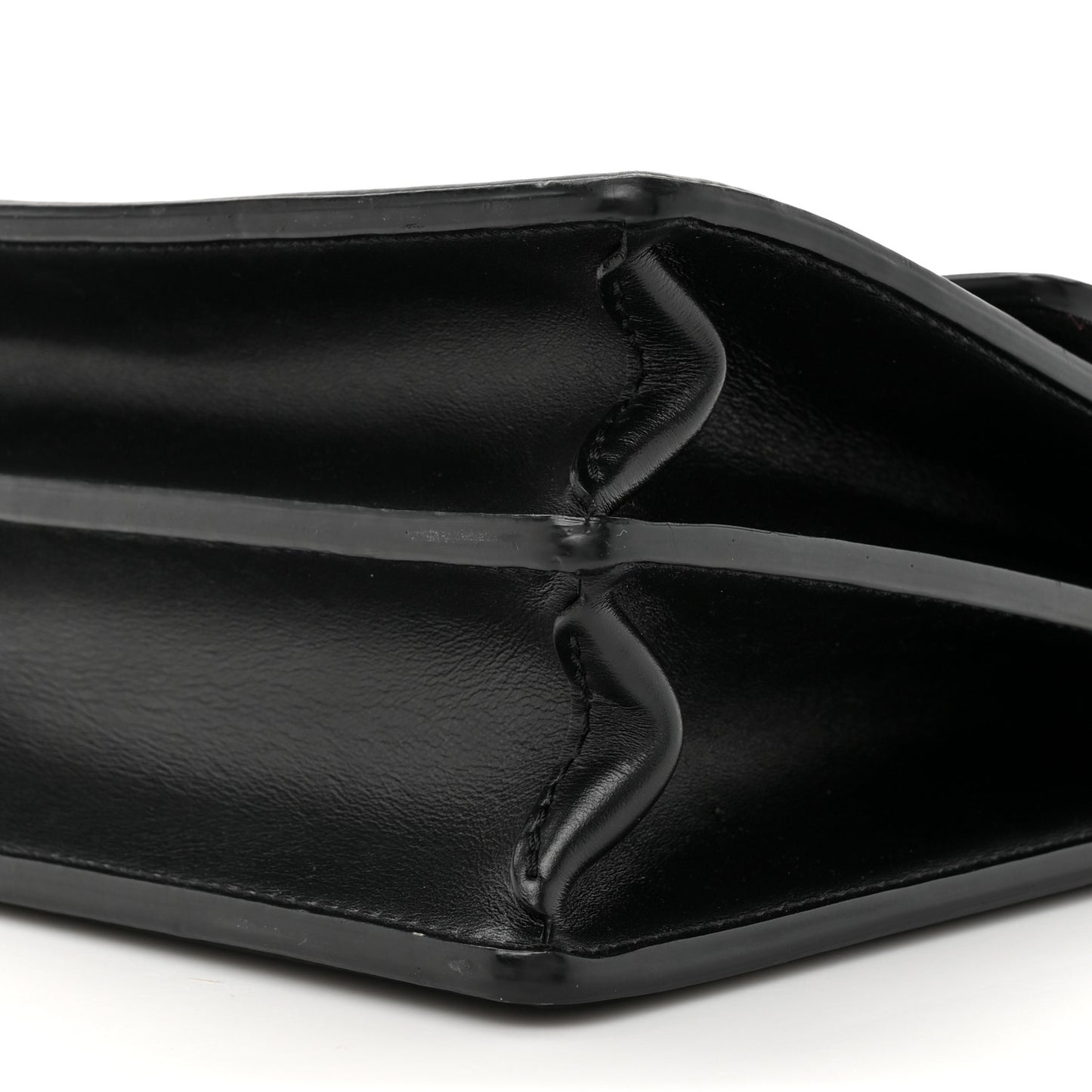 Epi Dauphine MM Black