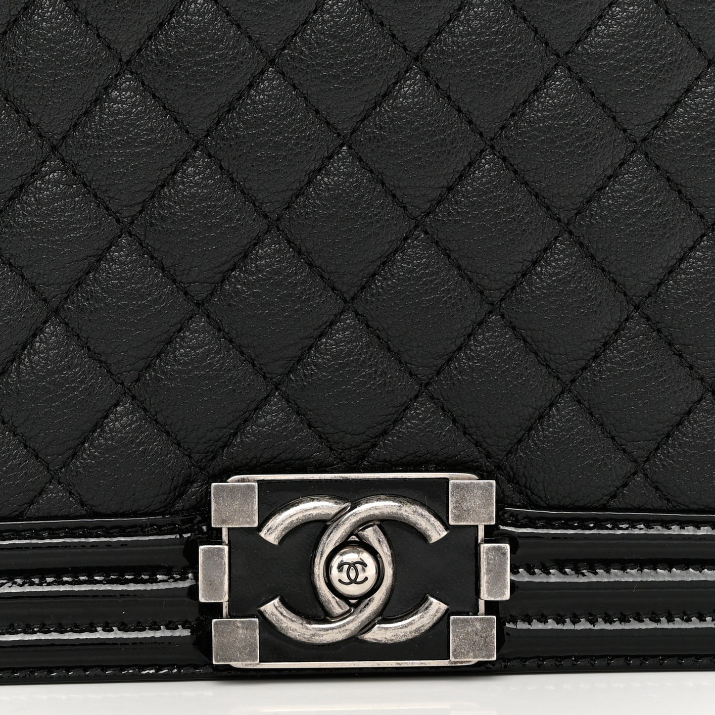 Goatskin Quilted Patent New Medium Duo Boy Flap Black