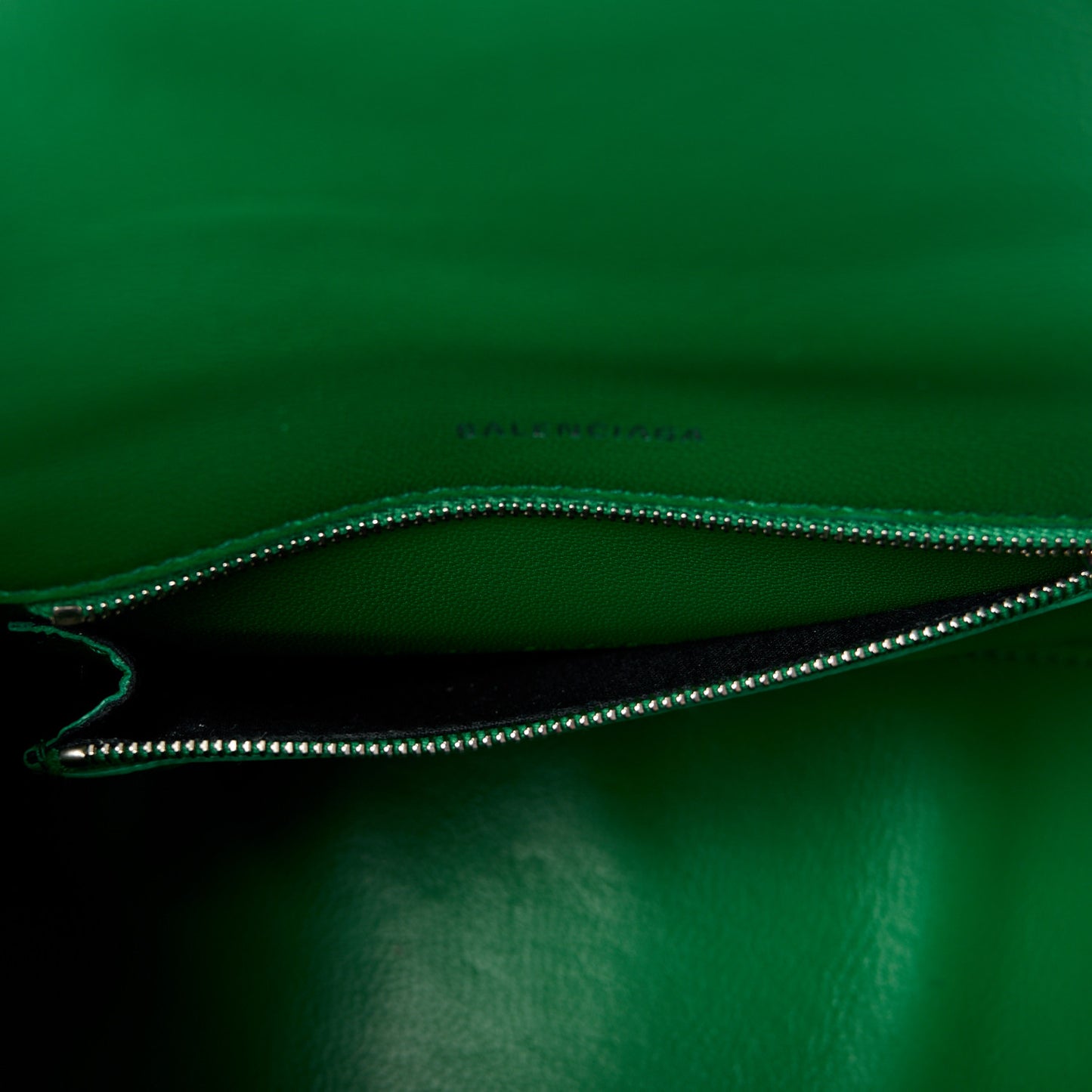 Shiny Calfskin Crocodile Embossed Small Hourglass Top Handle Bag Leaf Green