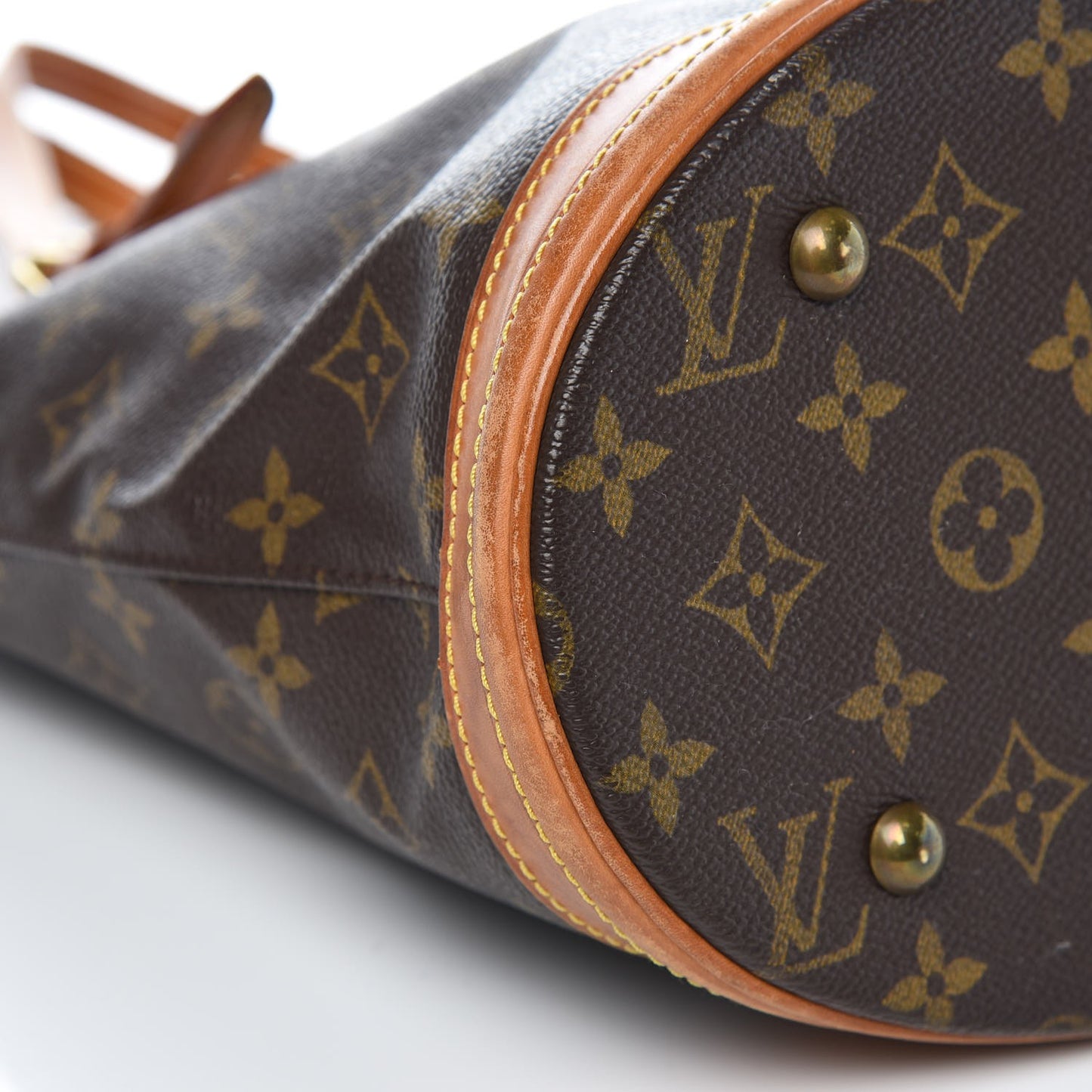 Monogram Petit Bucket 23