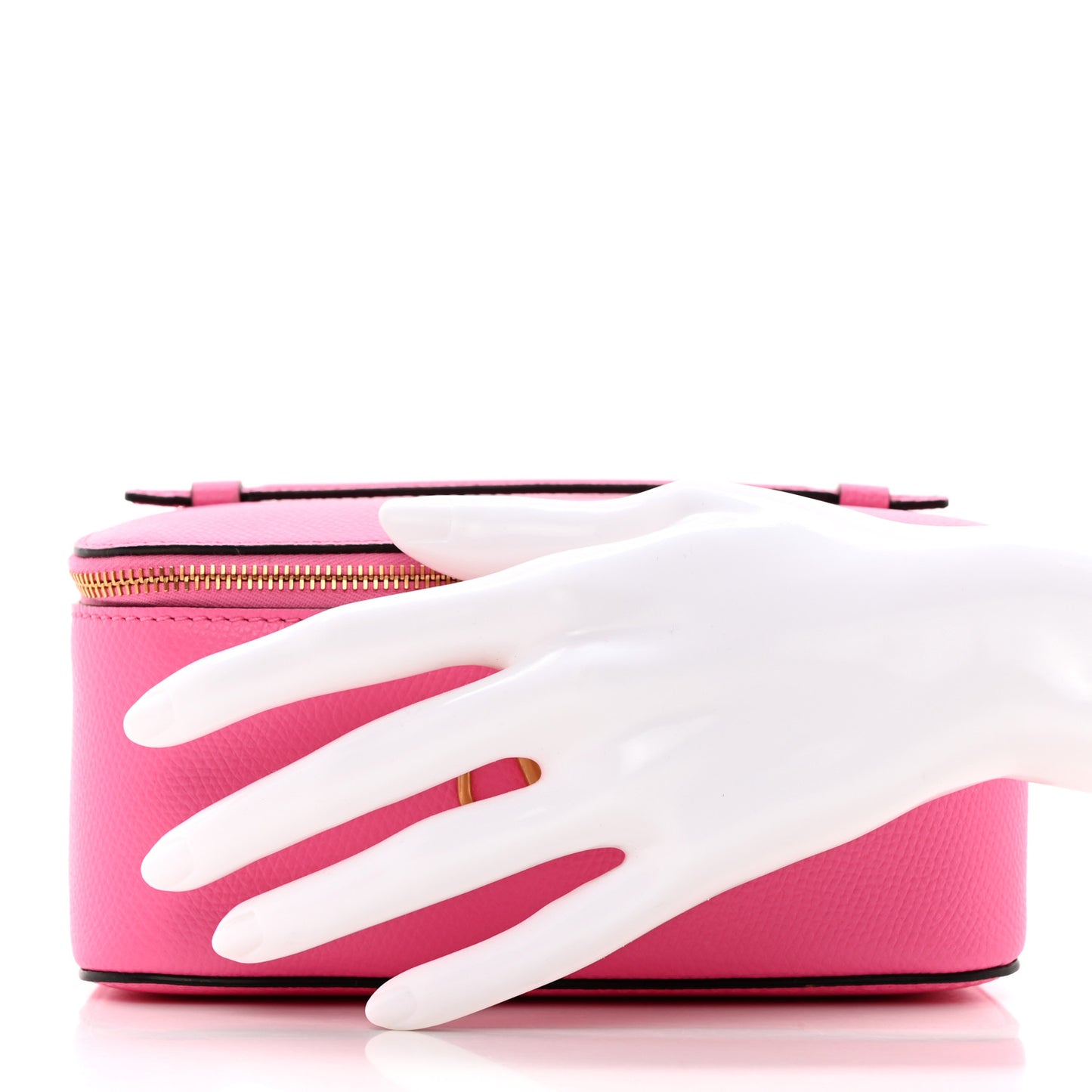 Grained Calfskin VLogo Signature Wash Bag Feminine Pink