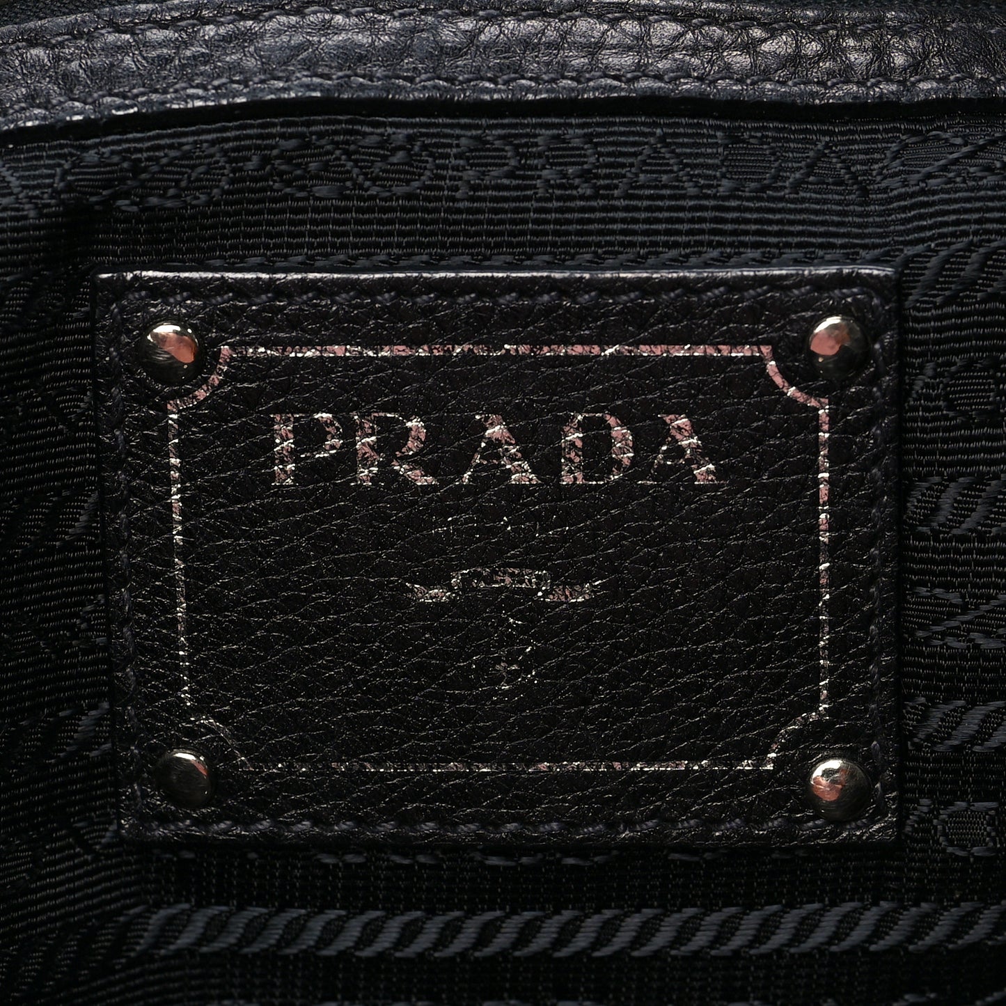 Vitello Daino Shopping Tote Black