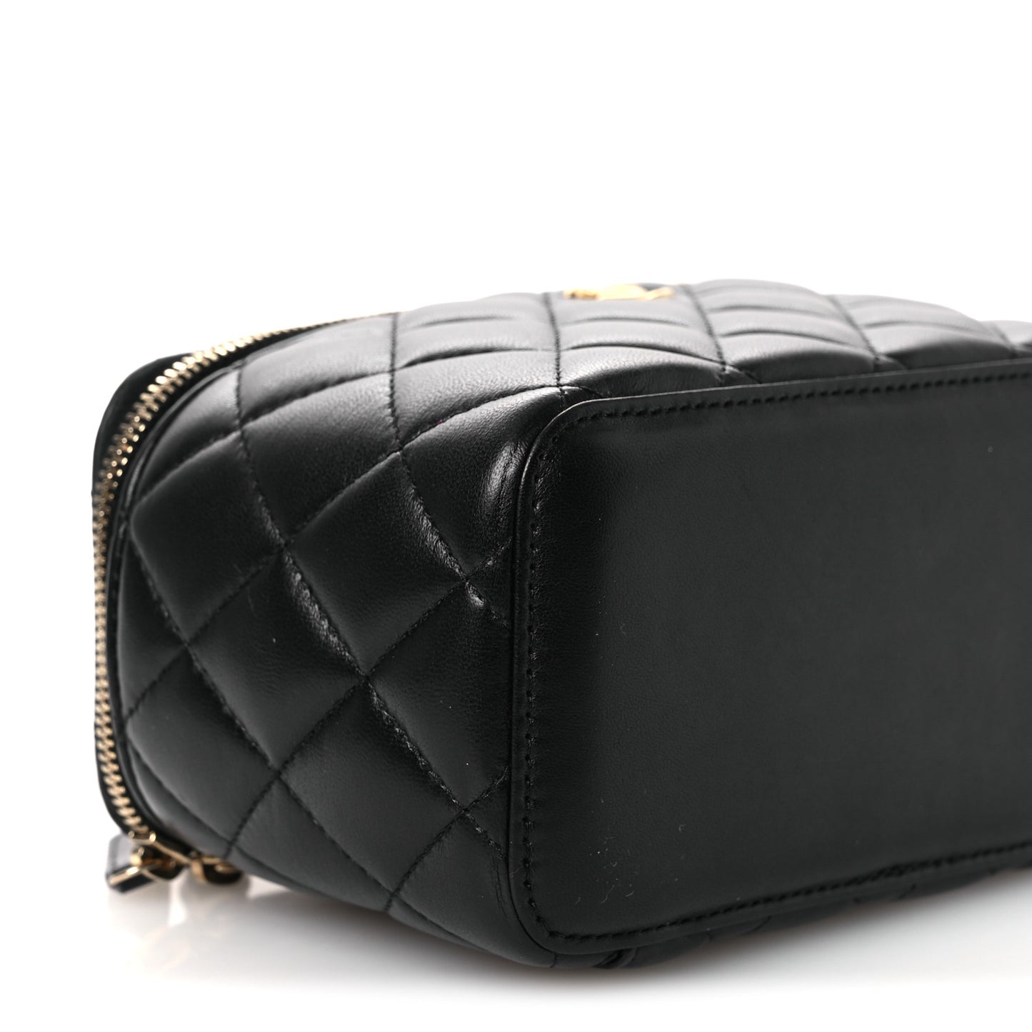 Lambskin Quilted Pearl Crush Small Vanity Case With Chain Black