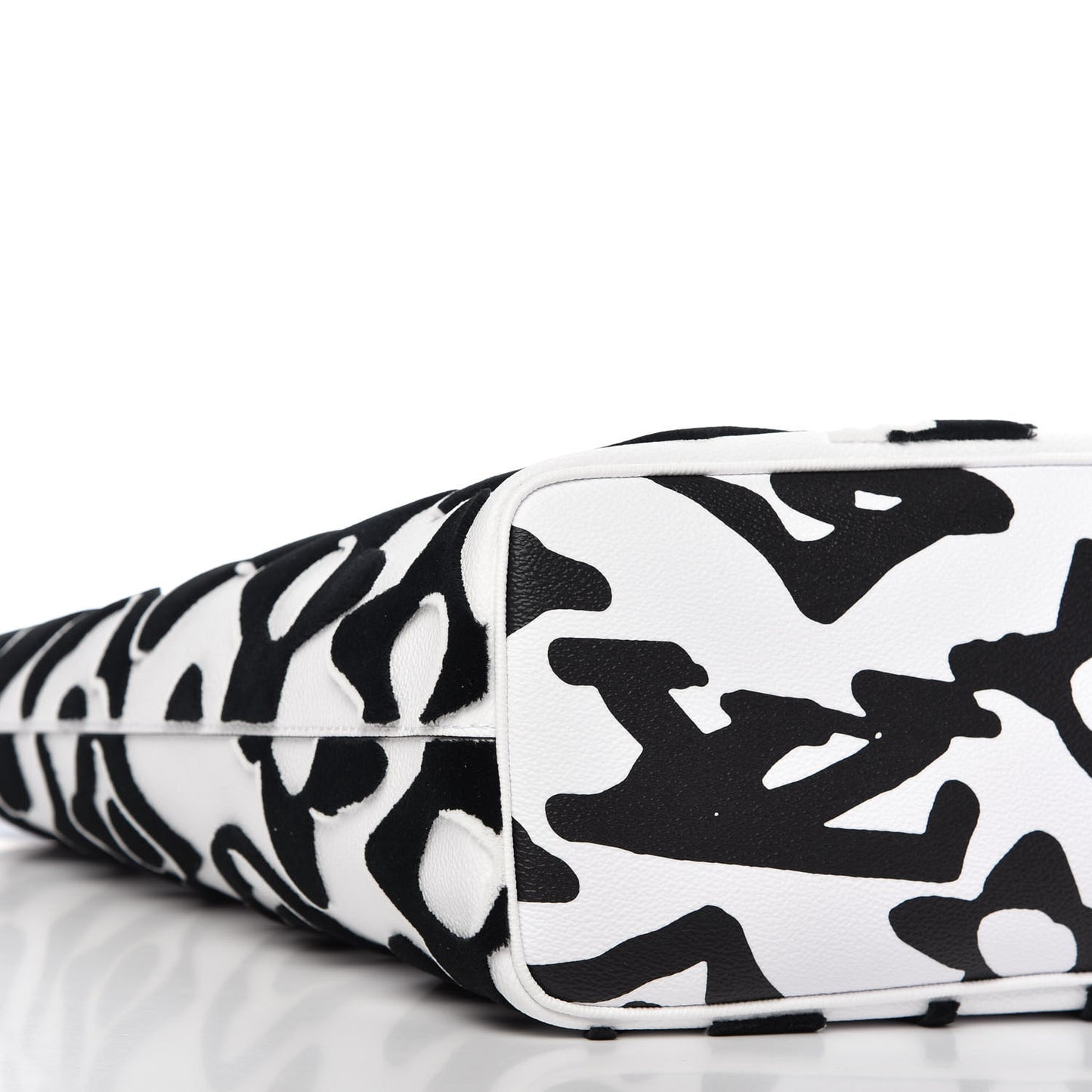 X UF Tufted Monogram Tufted Cabas White Black