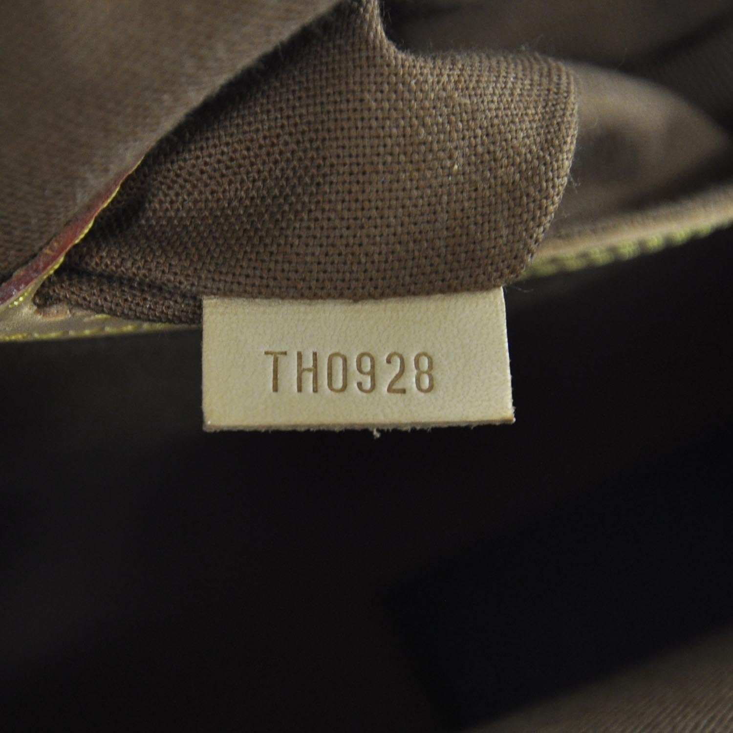 Louis Vuitton Monogram Alma 8 of 8