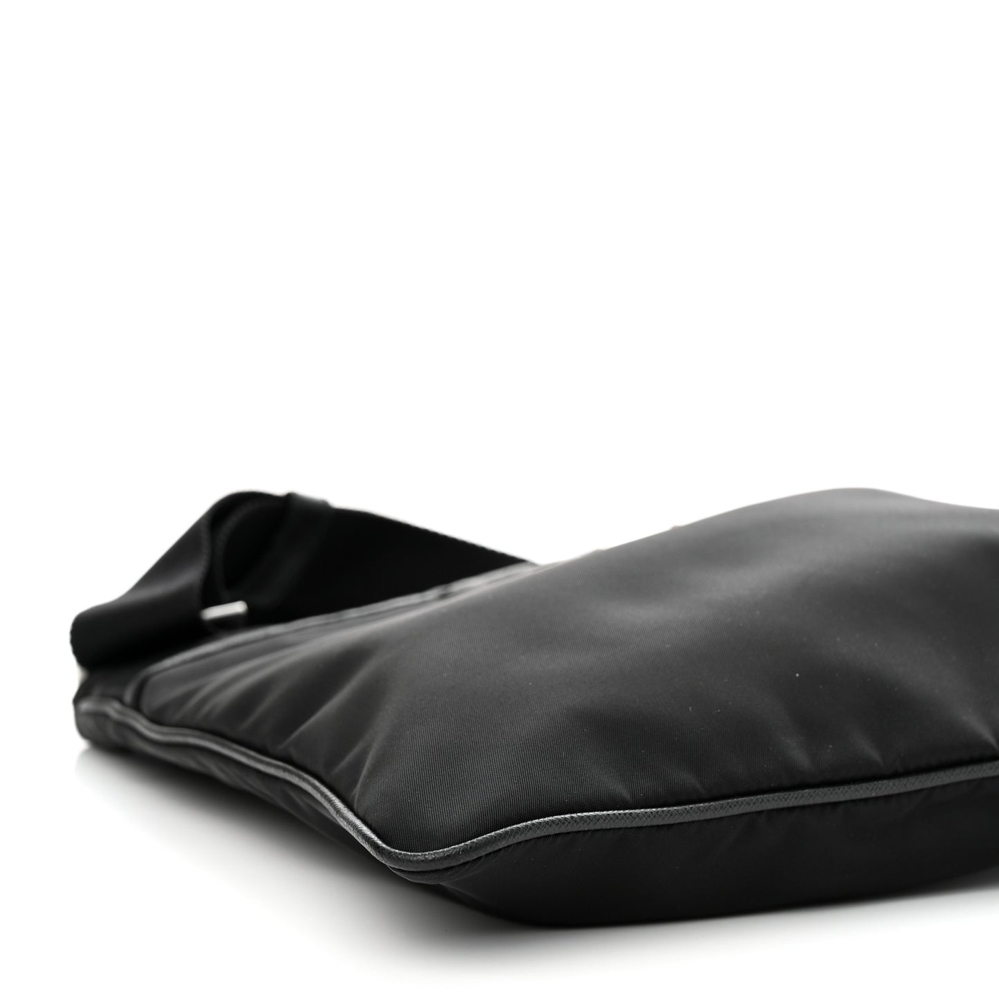Tessuto Nylon Saffiano Flat Messenger Bag Black
