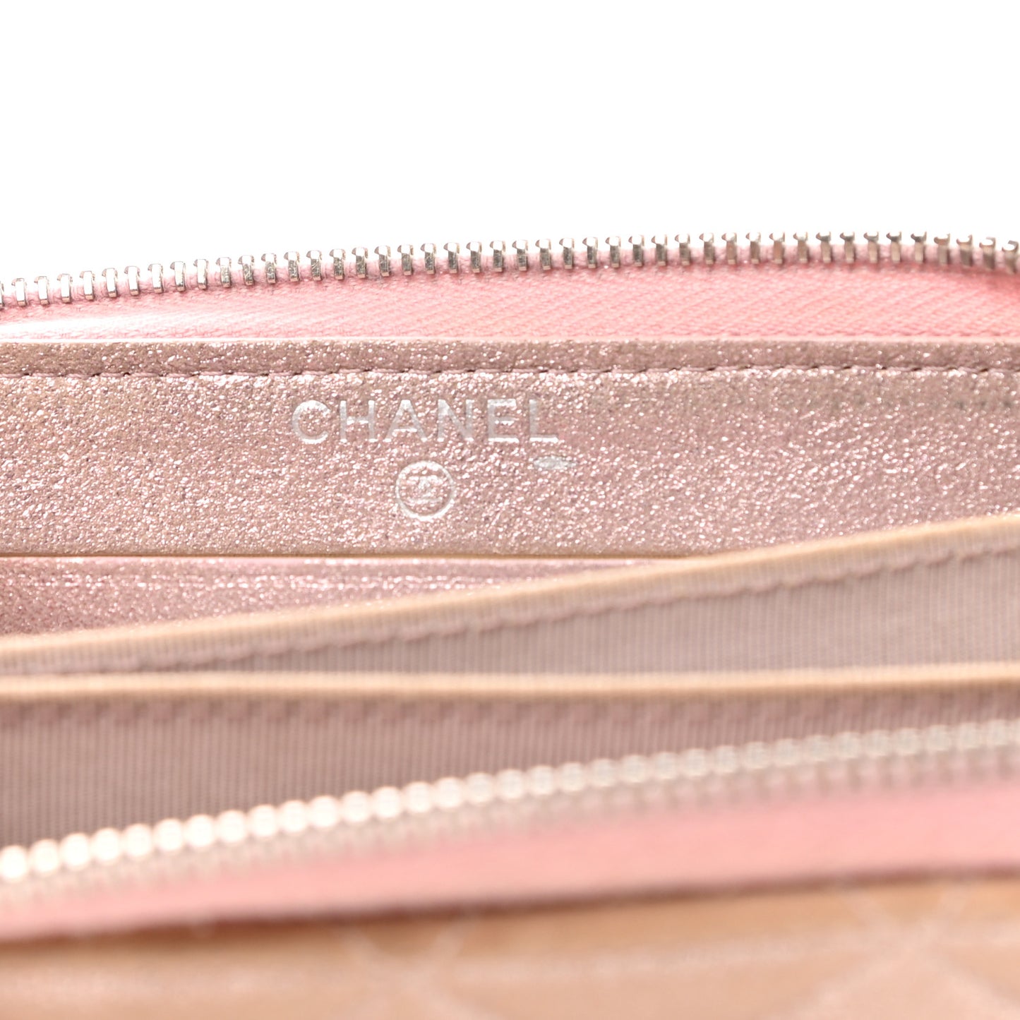 Metallic Lambskin Quilted Gusset Wallet Pink