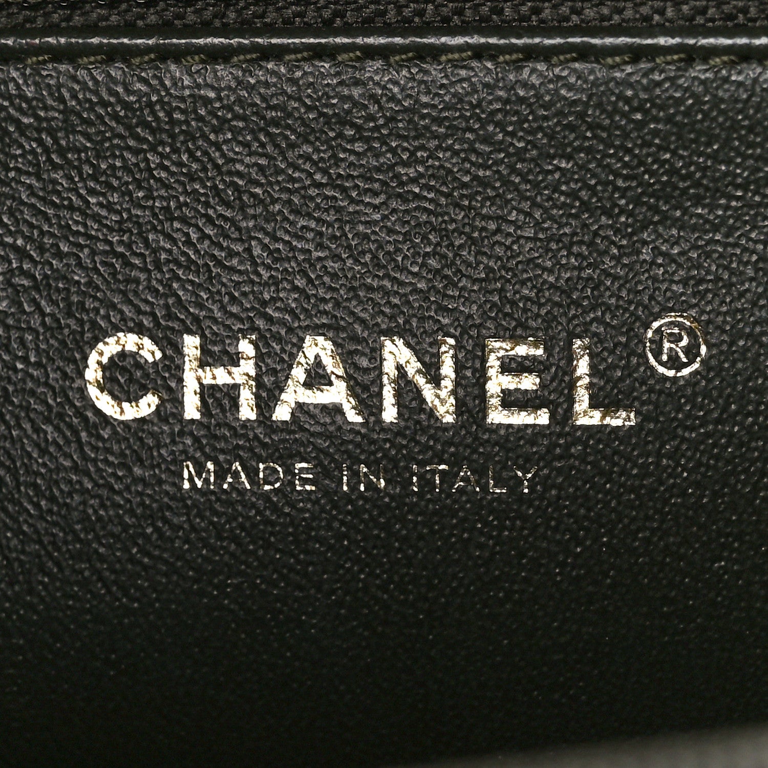 Chanel Iridescent Caviar Quilted Medium CC Filigree Vanity Case Green 6 of 12