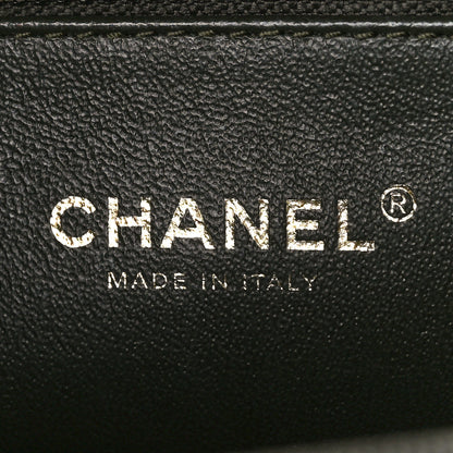 Chanel Iridescent Caviar Quilted Medium CC Filigree Vanity Case Green 6 of 12