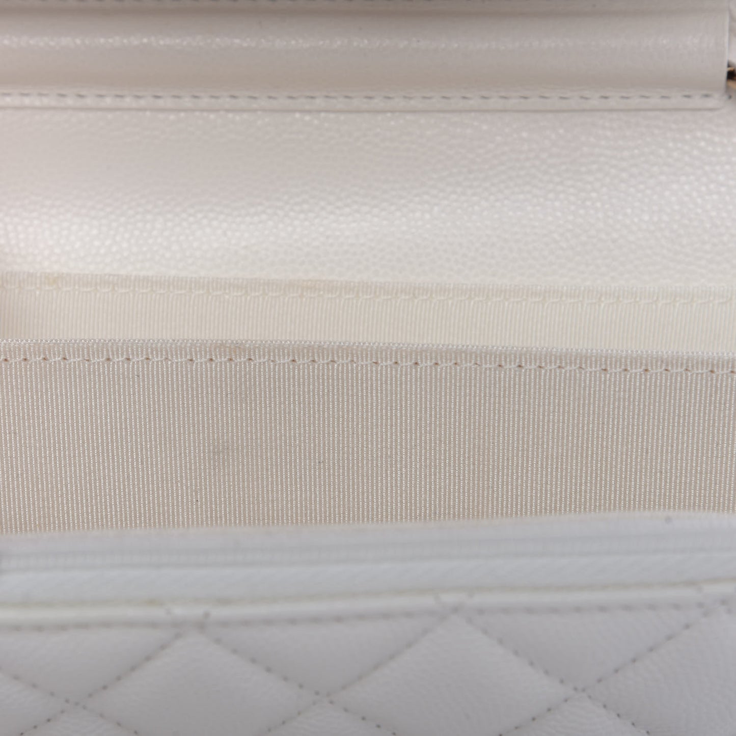 Caviar Quilted Mini Wallet On Chain WOC White